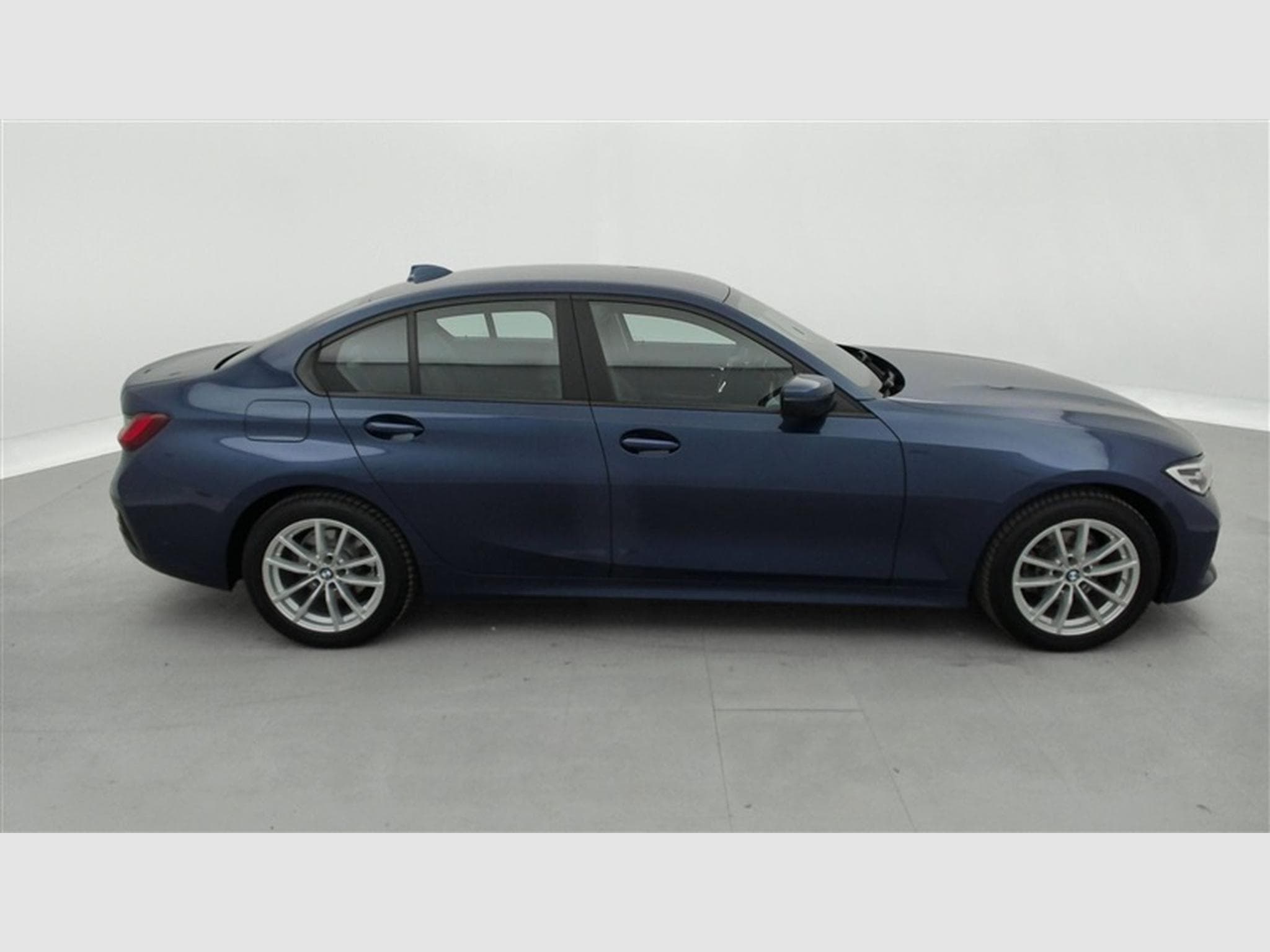 BMW 318 318 d Business CUIR/NAVI/FULL LED/JA/PDC AV AR (2022) - Photo 23