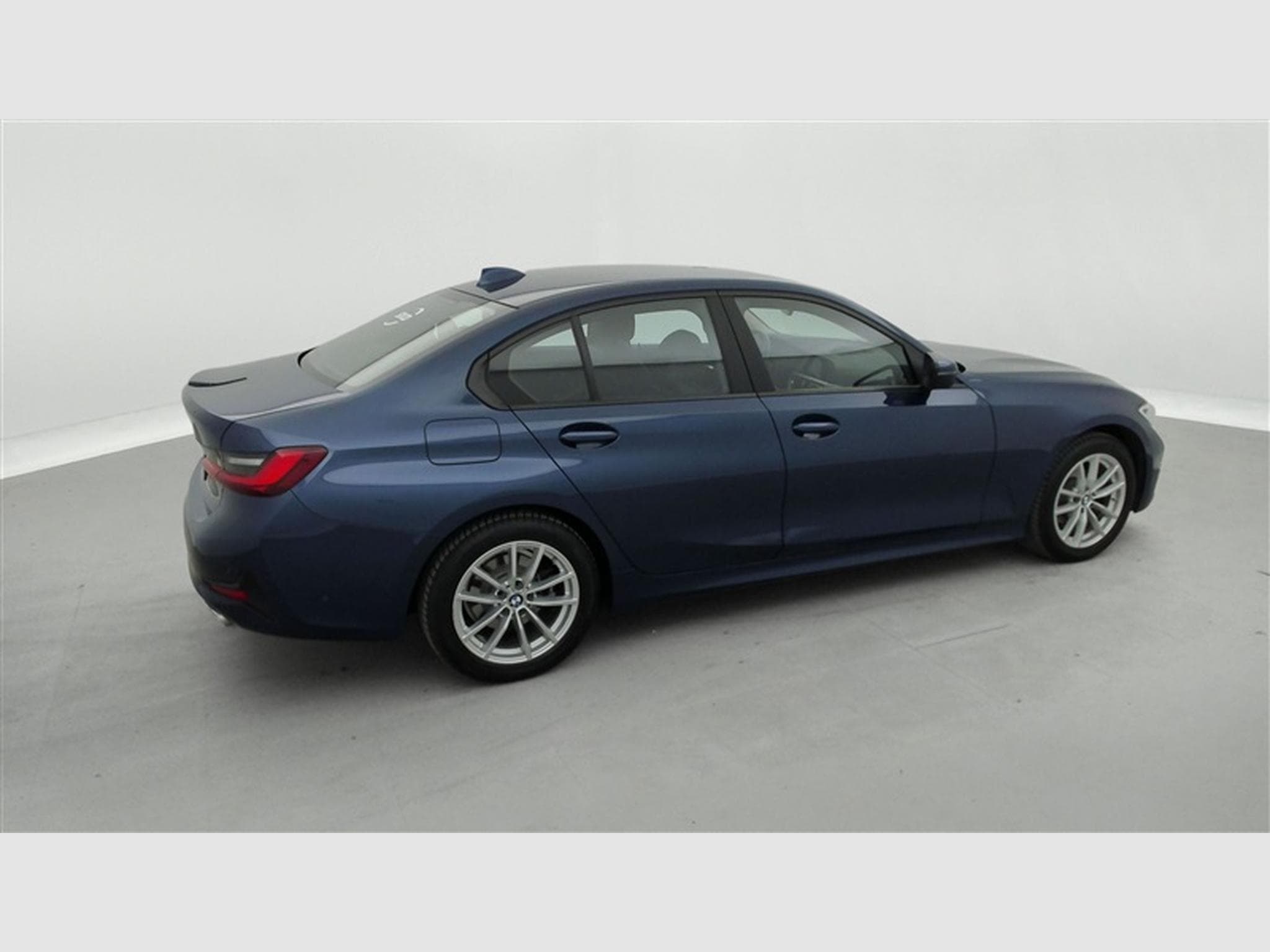 BMW 318 318 d Business CUIR/NAVI/FULL LED/JA/PDC AV AR (2022) - Photo 24
