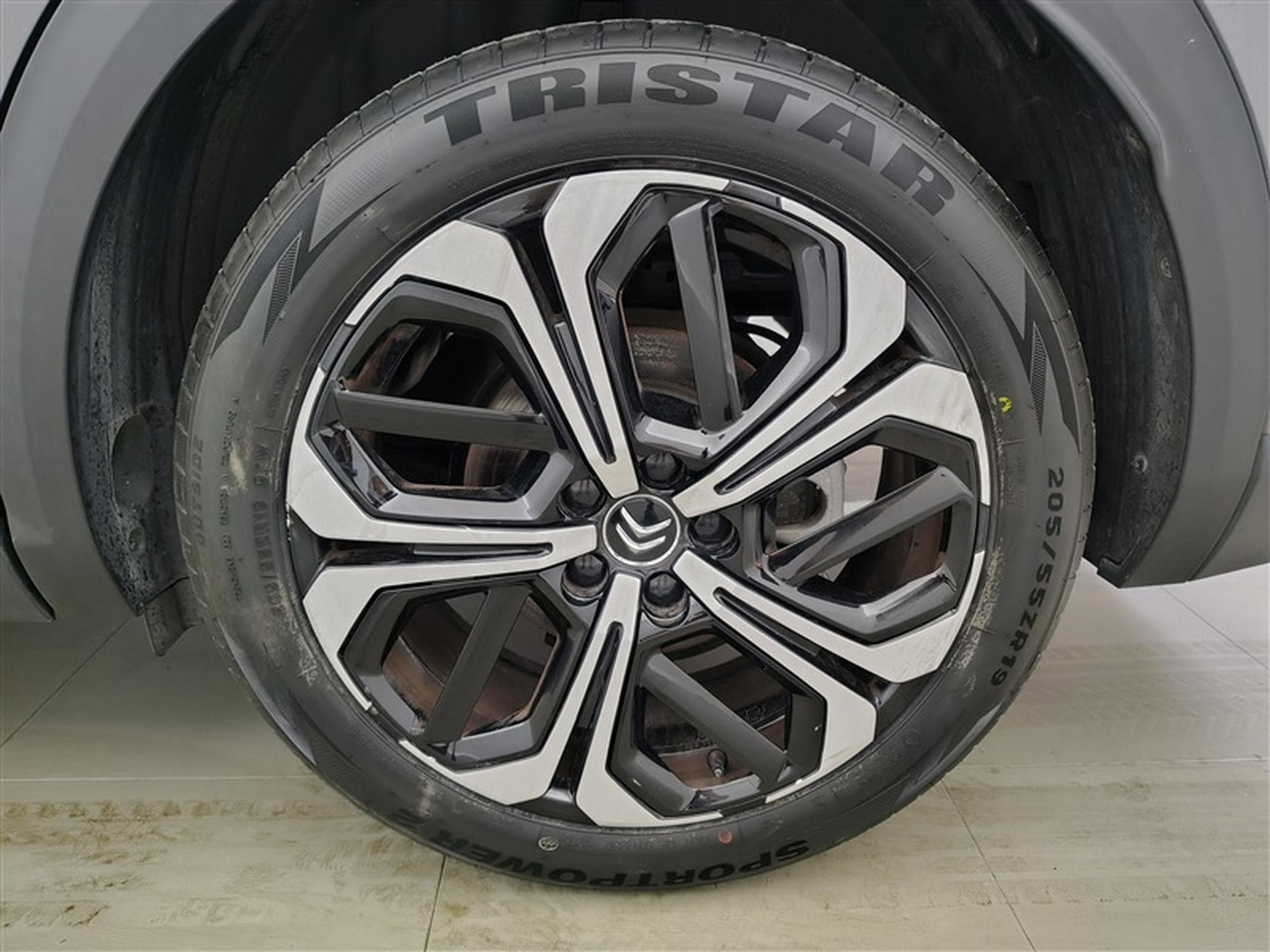 Citroën C5 X 1.2 PureTech 130cv EAT8 Plus NAVI / FULL LED / CUIR / JA 19" (2024) - Photo 6