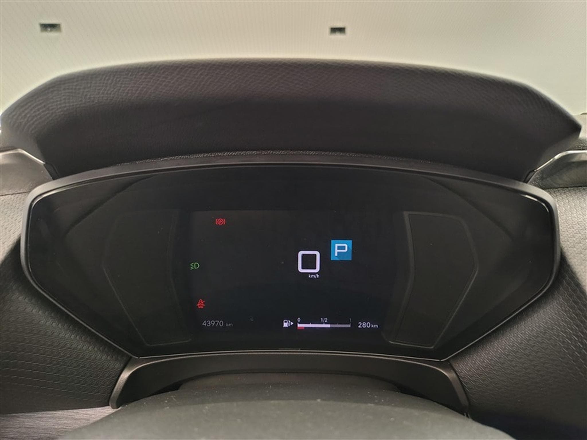 Citroën C5 X 1.2 PureTech 130cv EAT8 Plus NAVI / FULL LED / CUIR / JA 19" (2024) - Photo 10