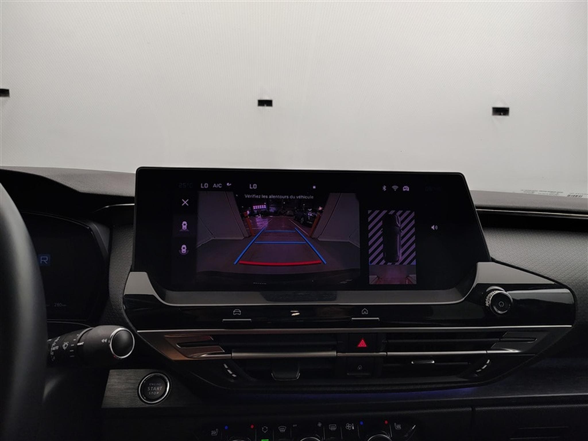 Citroën C5 X 1.2 PureTech 130cv EAT8 Plus NAVI / FULL LED / CUIR / JA 19" (2024) - Photo 17