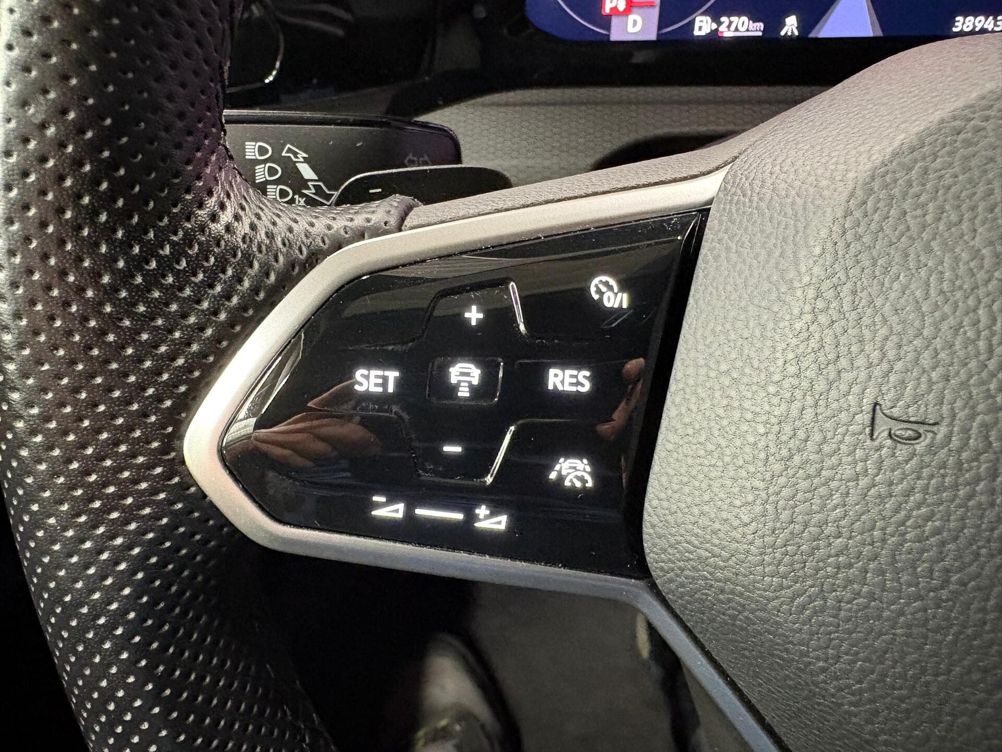 VW Golf GTD 2.0 TDI 200 CAMERA/ATTELAGE/ACC (2022) - Photo 12