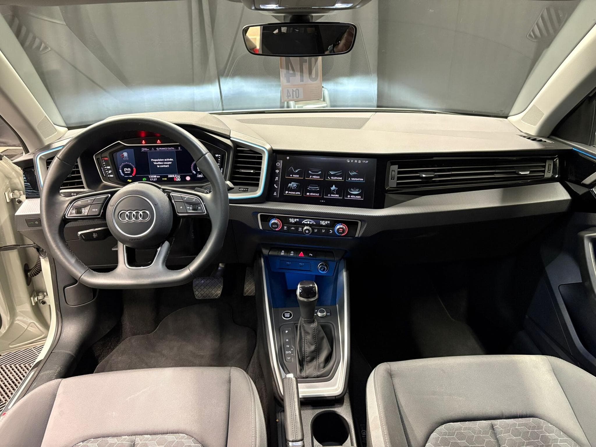 Audi A1 30 TFSI 115cv S-TRONIC Black Edition CAMERA/ECLAIRAGE D'AMBI (2025) - Photo 2