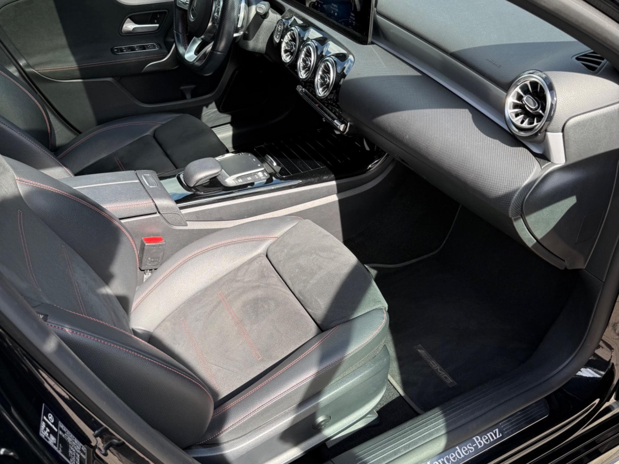 Mercedes A 200 AMG-Line, toit ouvrant (2021) - Foto 13