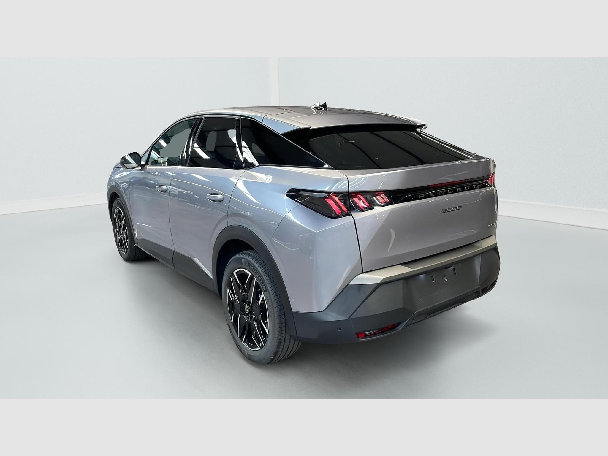 Peugeot 3008 Hybrid 145 e-DCS6 Allure (2025) - Photo 5