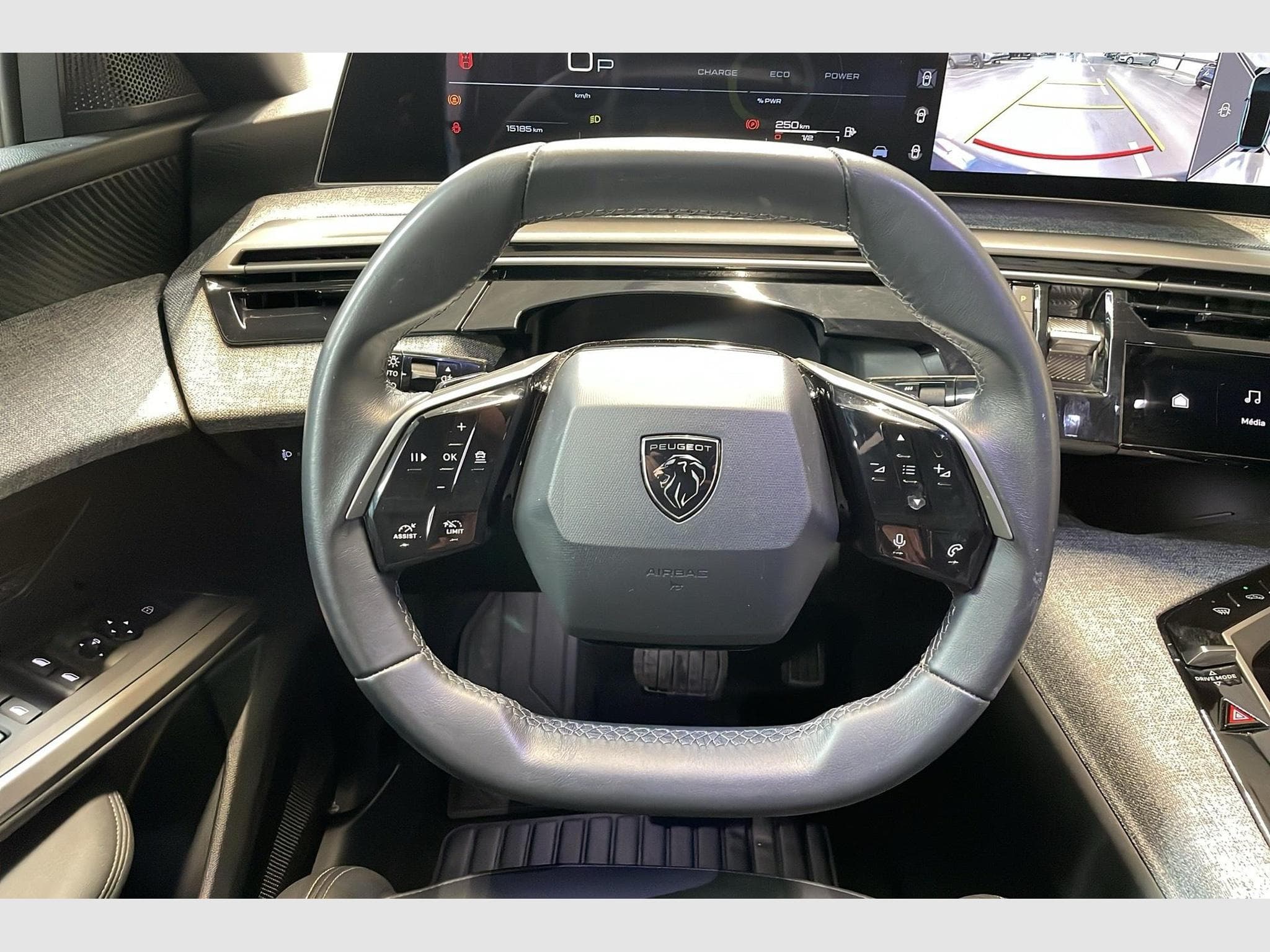 Peugeot 3008 Hybrid 145 e-DCS6 Allure (2025) - Photo 14