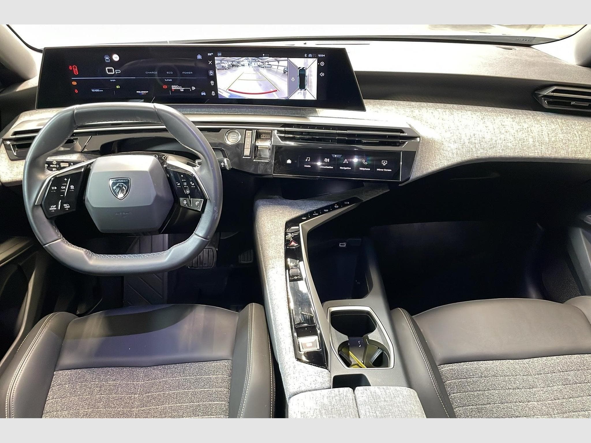 Peugeot 3008 Hybrid 145 e-DCS6 Allure (2025) - Photo 13