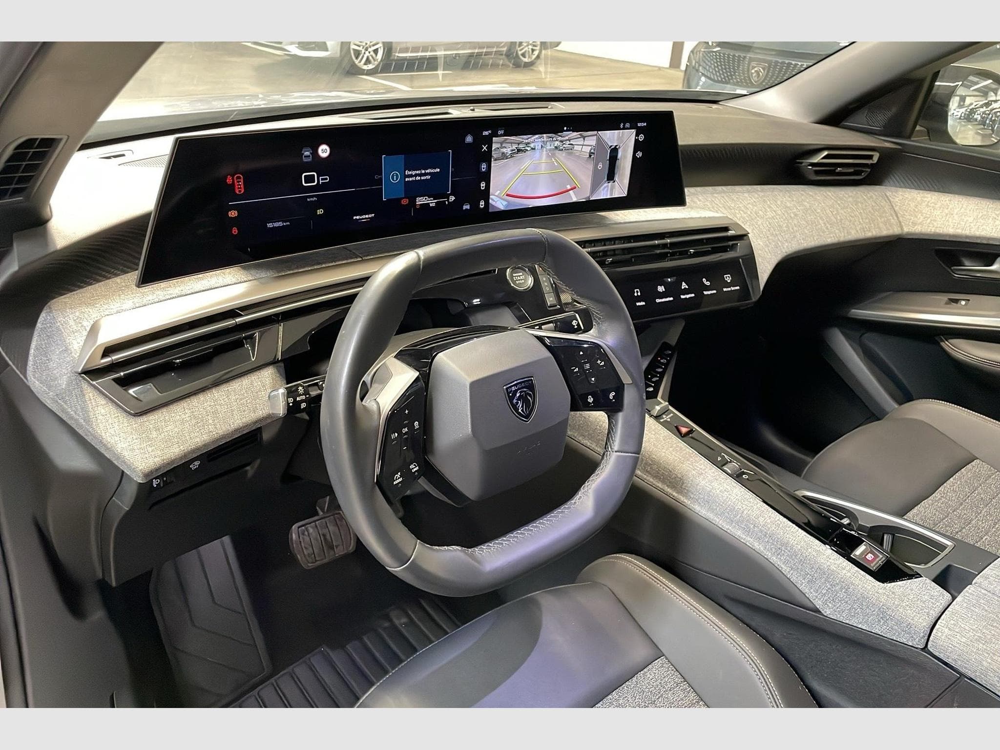 Peugeot 3008 Hybrid 145 e-DCS6 Allure (2025) - Photo 15