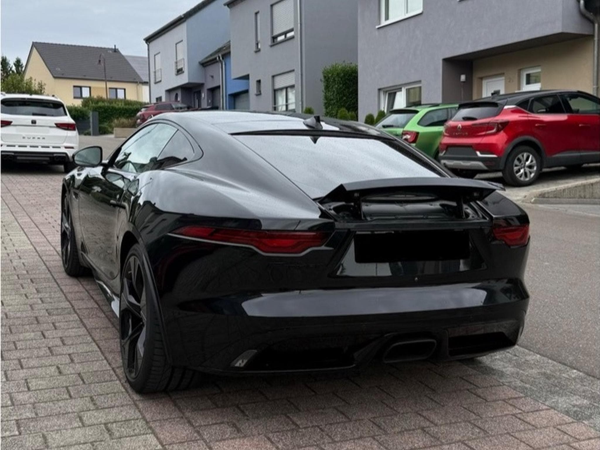 Jaguar F-Type R-dynamic (2021) - Photo 4