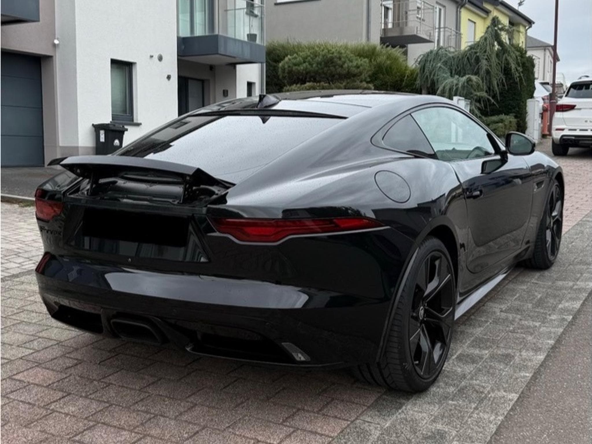 Jaguar F-Type R-dynamic (2021) - Photo 5