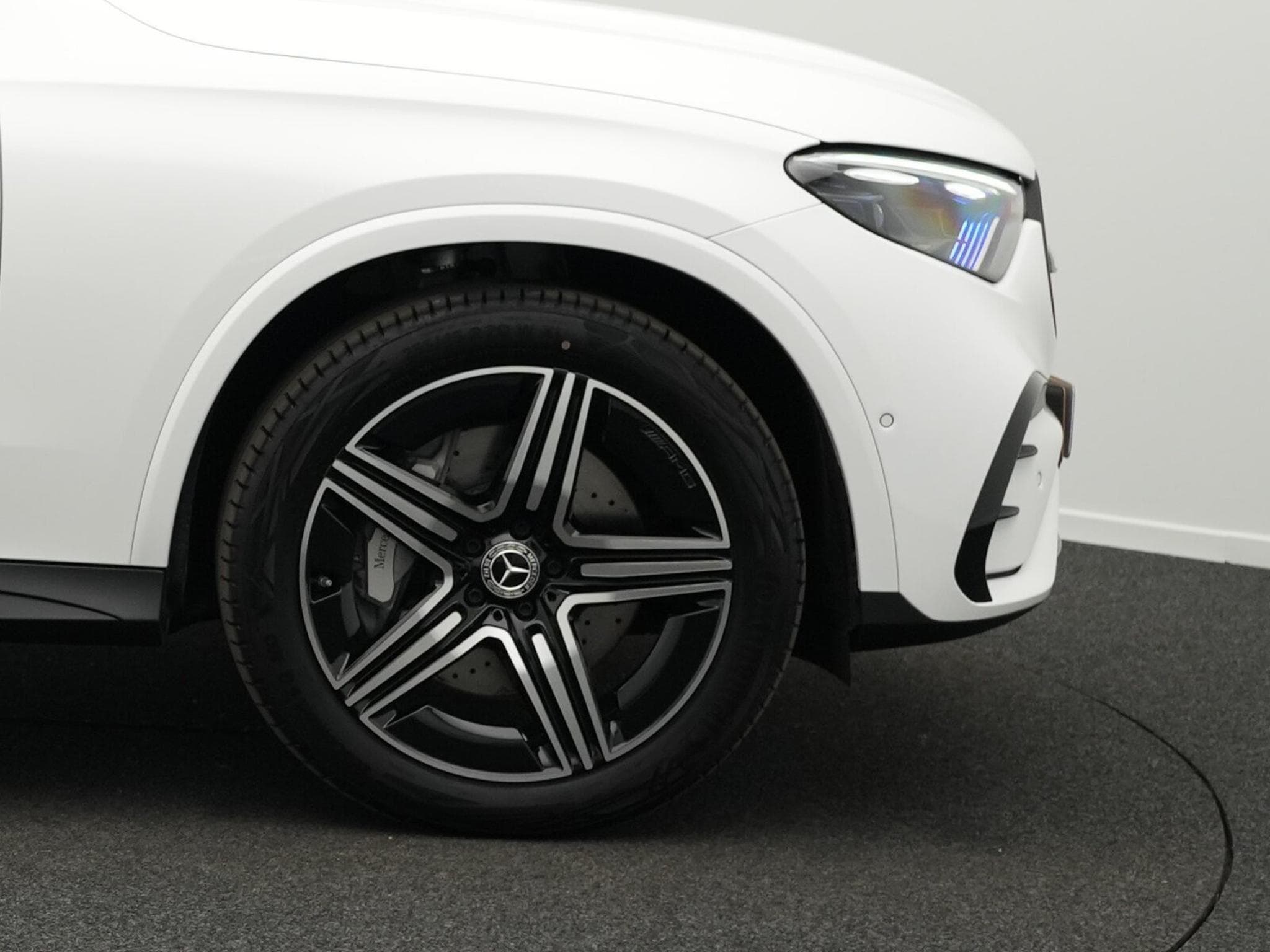 Mercedes GLC 220 d 4MATIC AMG-Line (2026) - Photo 8