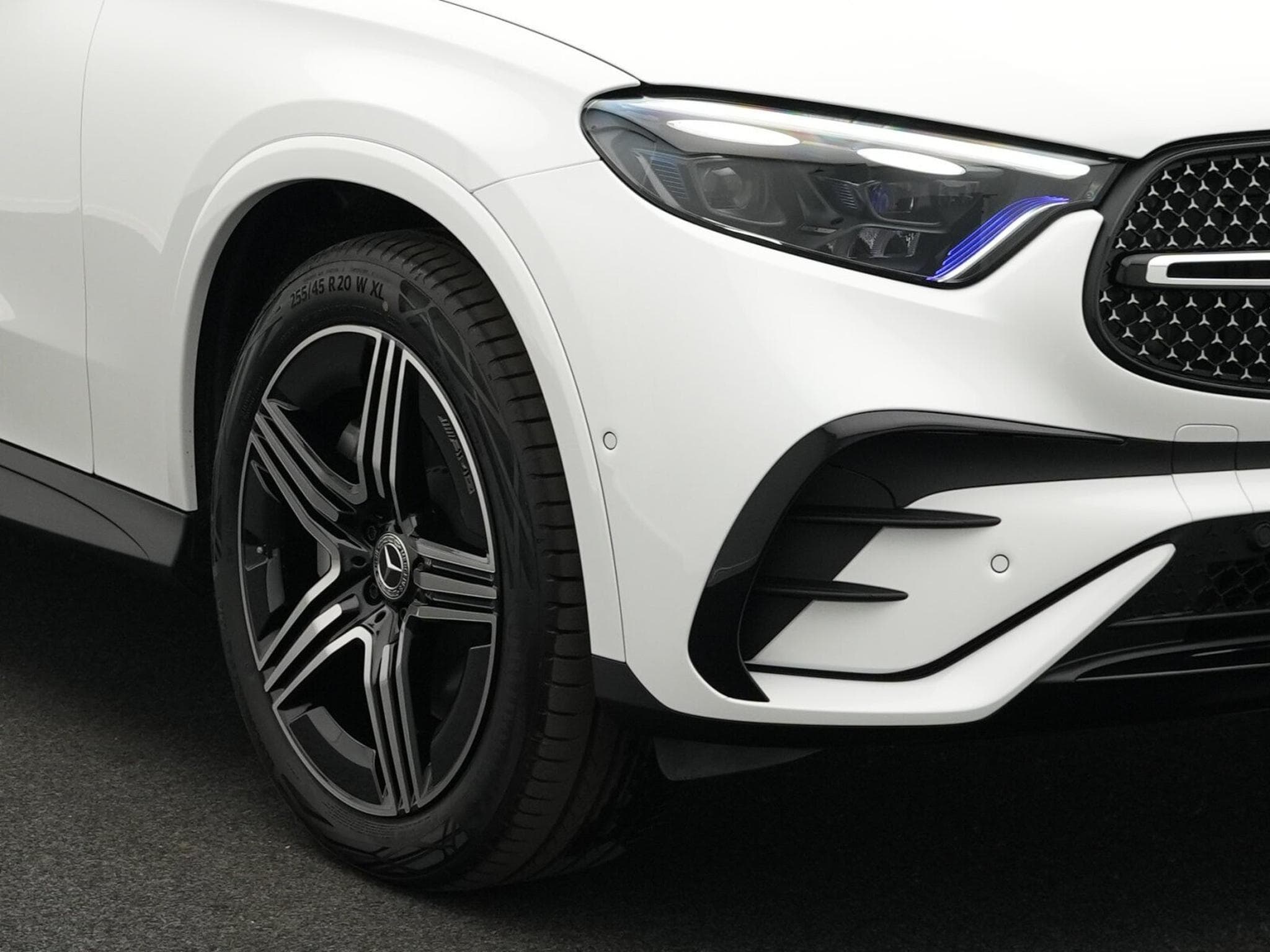 Mercedes GLC 220 d 4MATIC AMG-Line (2026) - Photo 9