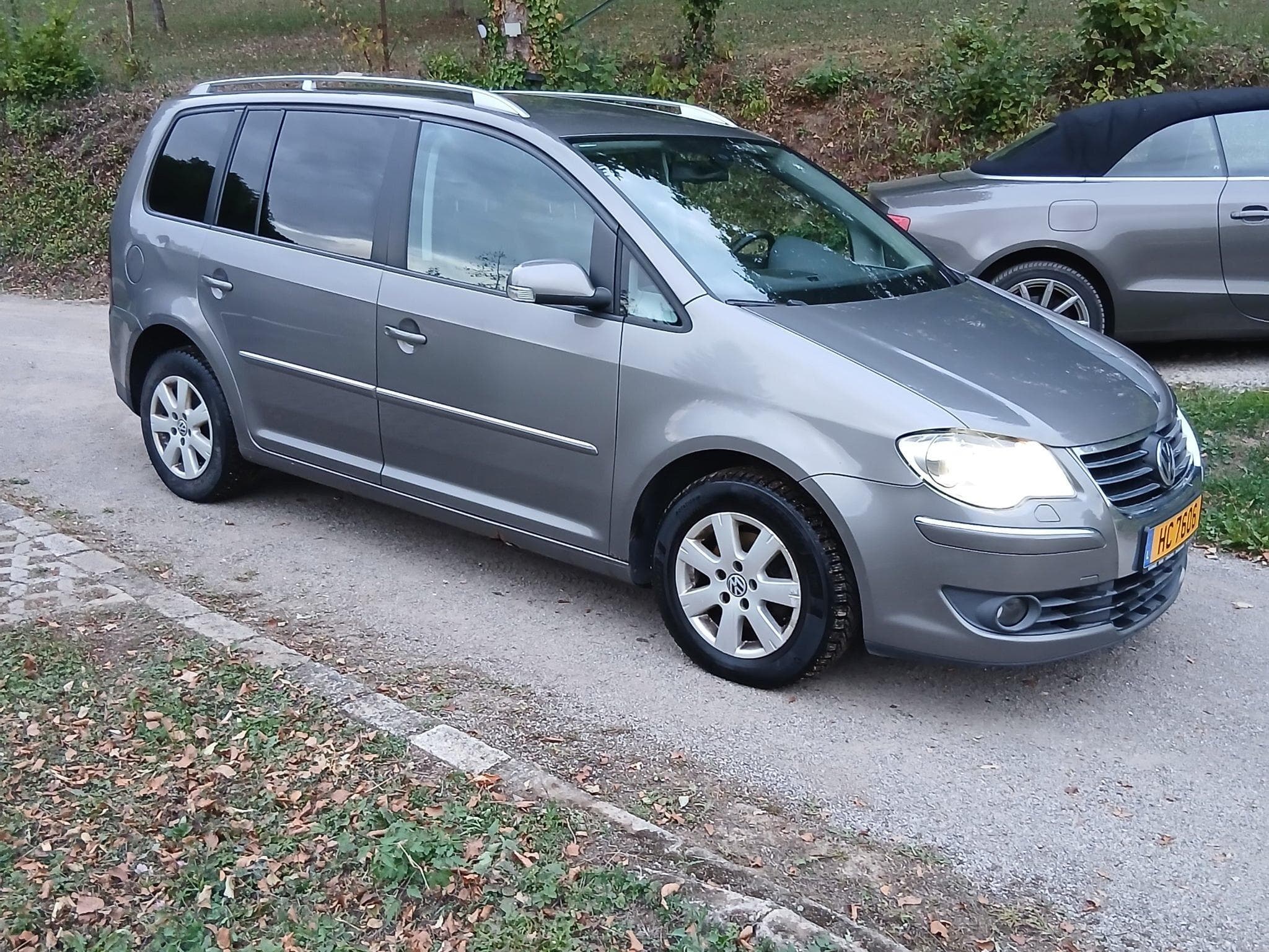 VW Touran 2,0Tdi Highline (2007) - Photo 2