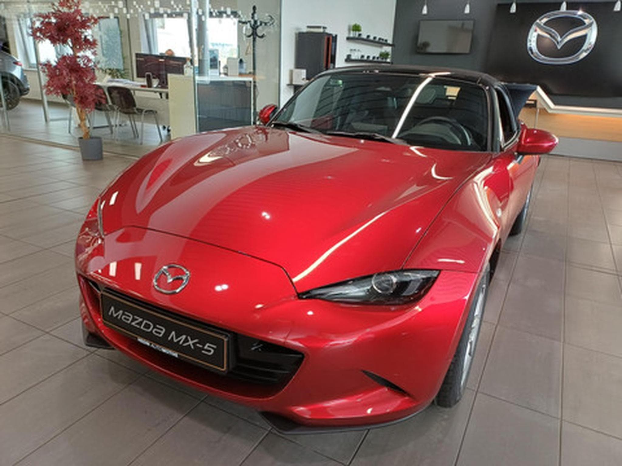 Mazda MX-5 1.5 Skyactiv-G 97kW Excl-Line Roadster (2026) - Photo 1