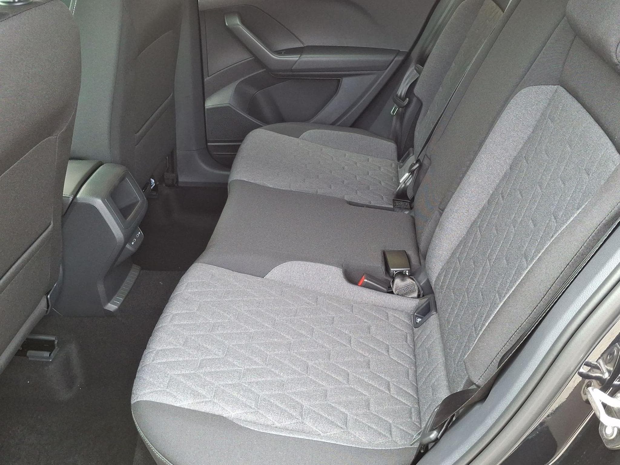 VW T-Cross Limited Life AHK (2026) - Photo 21