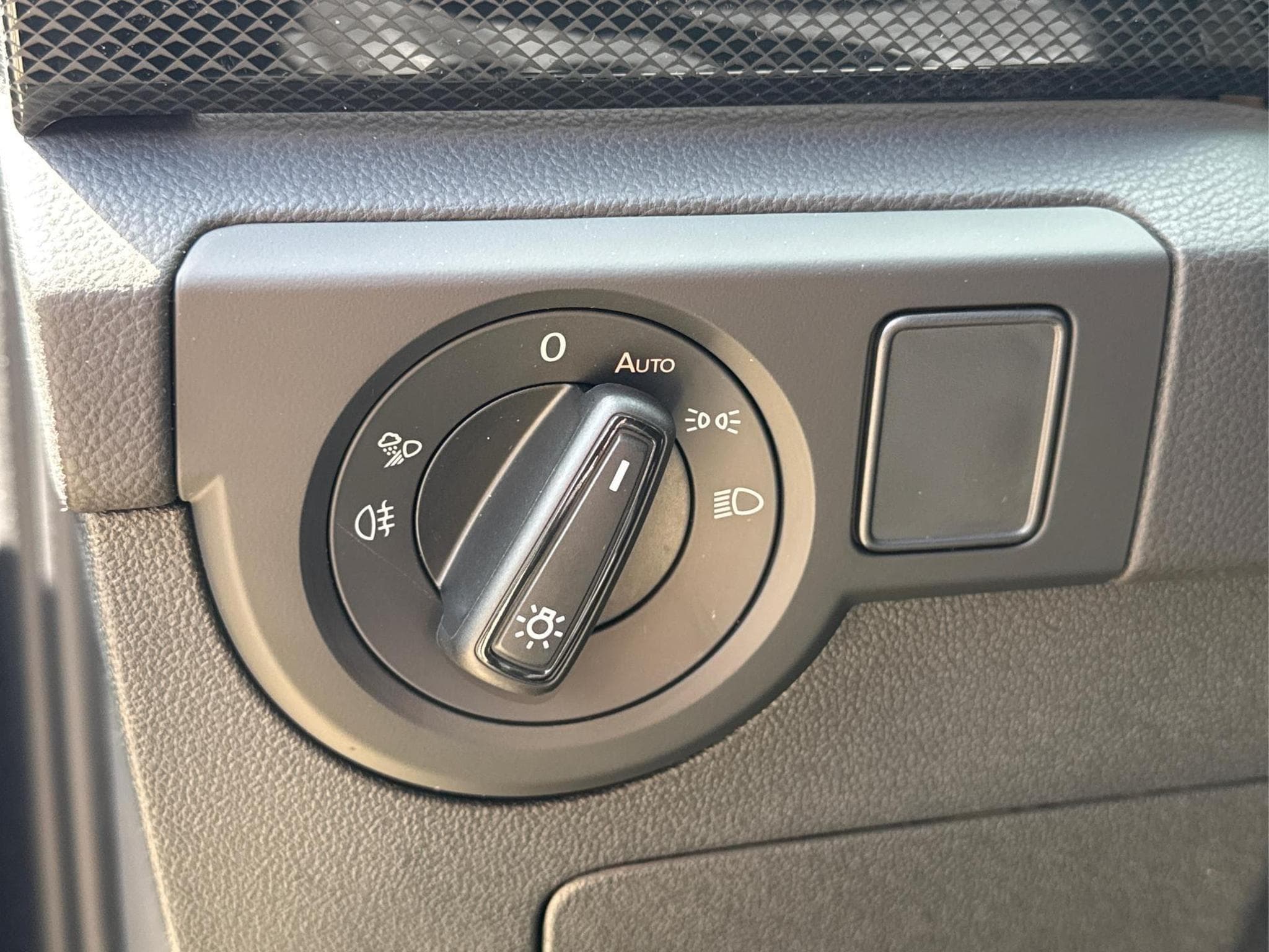 VW T-Cross R-Line Limited (2026) - Photo 14