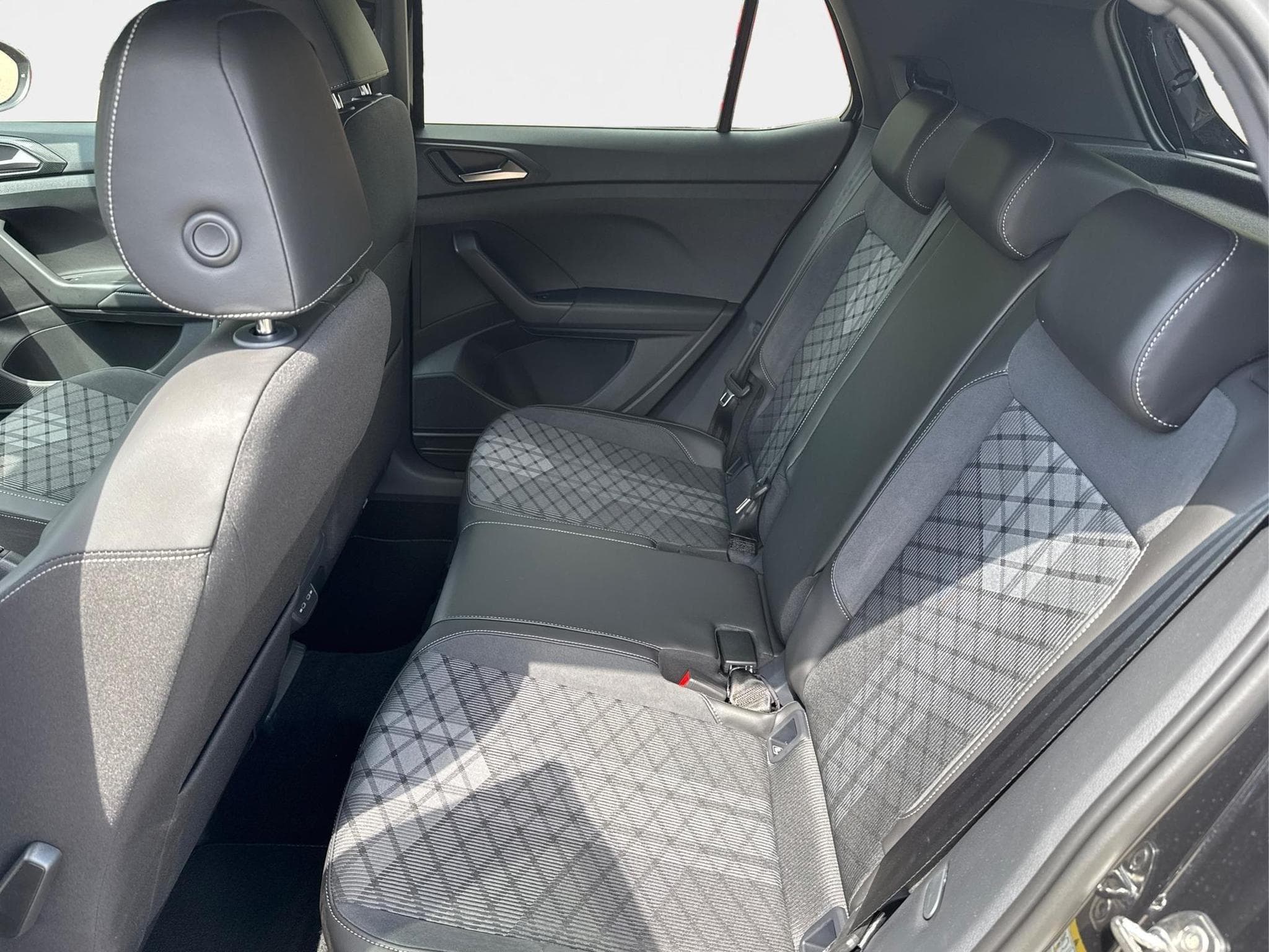 VW T-Cross R-Line Limited (2026) - Photo 17