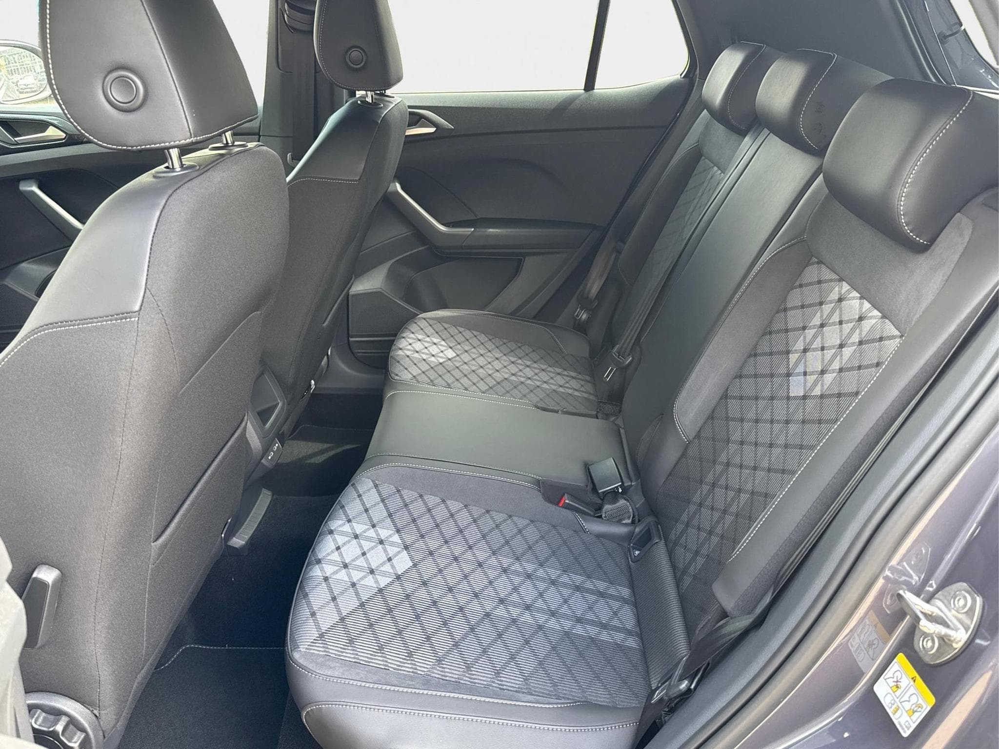 VW T-Cross R-Line Limited (2026) - Photo 15