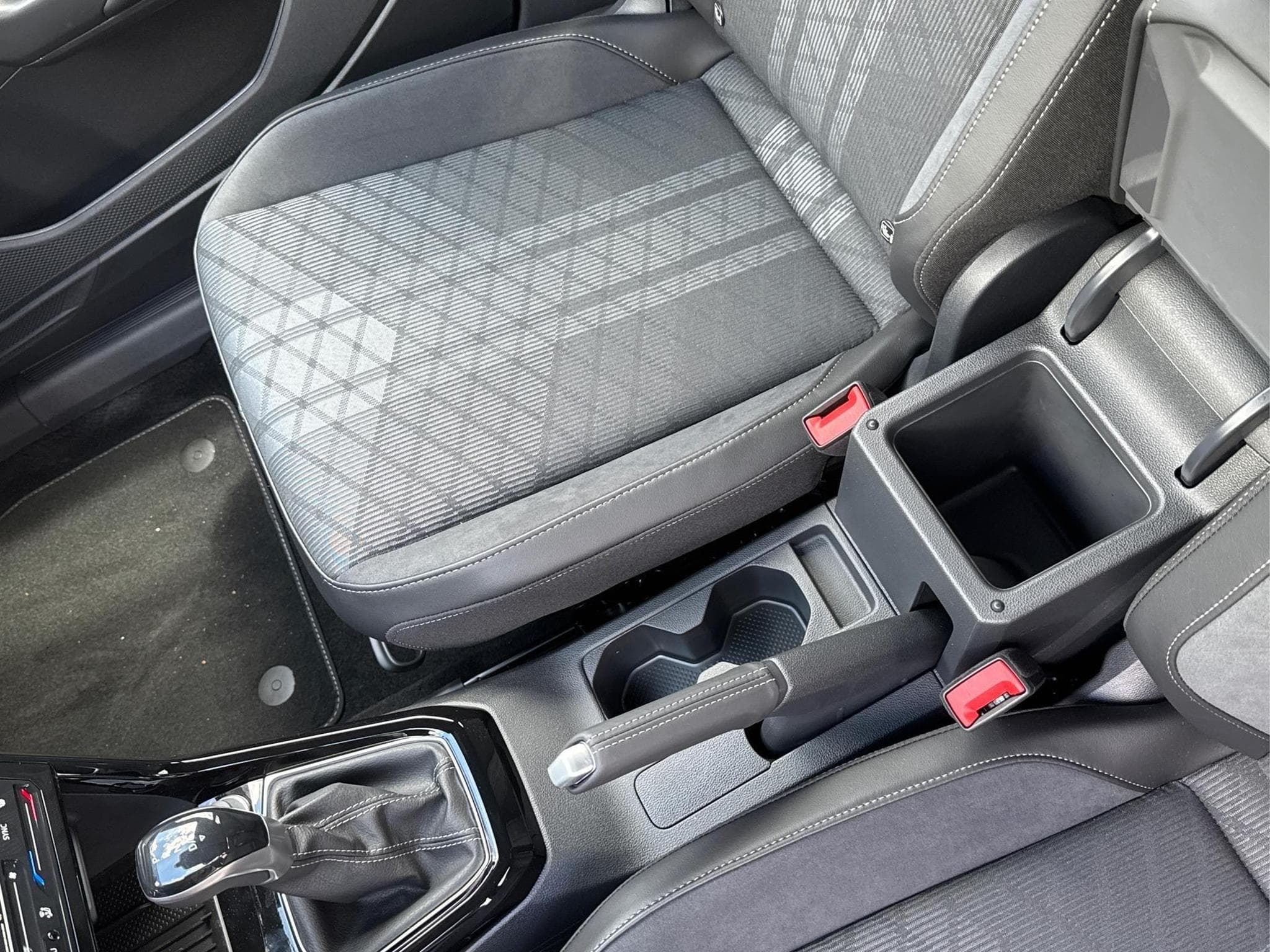 VW T-Cross R-Line Limited (2026) - Photo 17