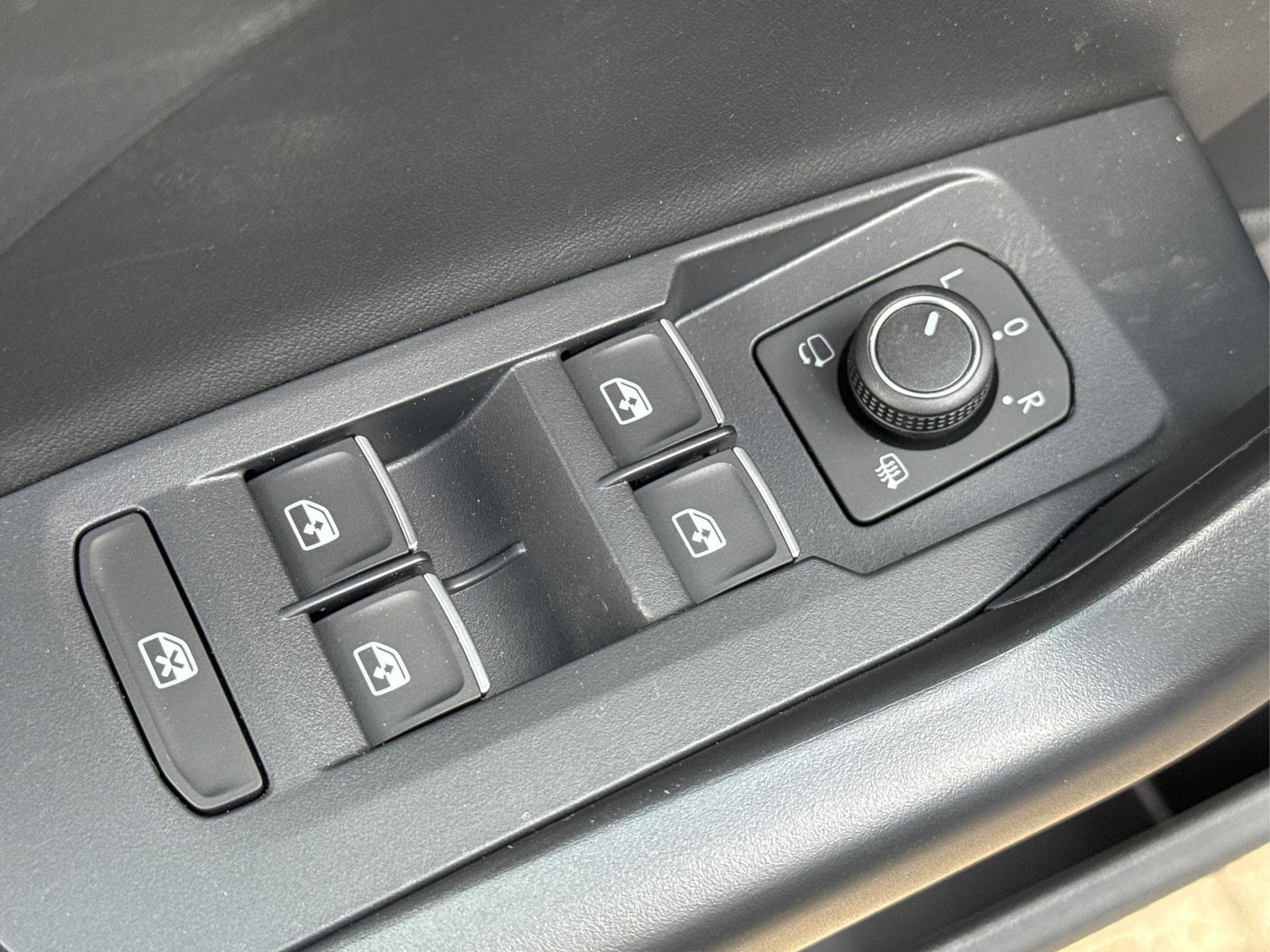 VW T-Cross R-Line Limited (2026) - Photo 19