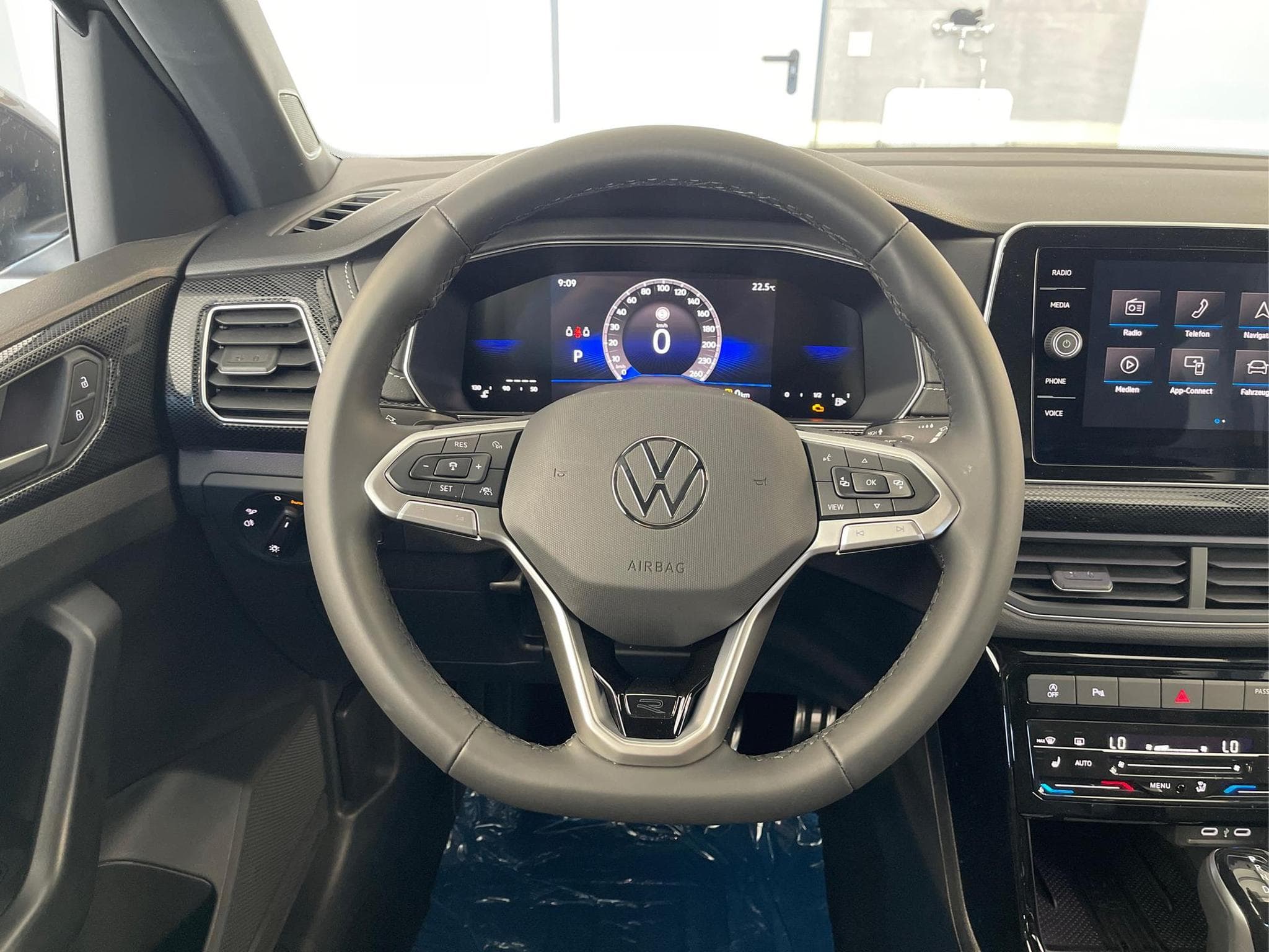 VW T-Cross R-Line (2026) - Photo 8