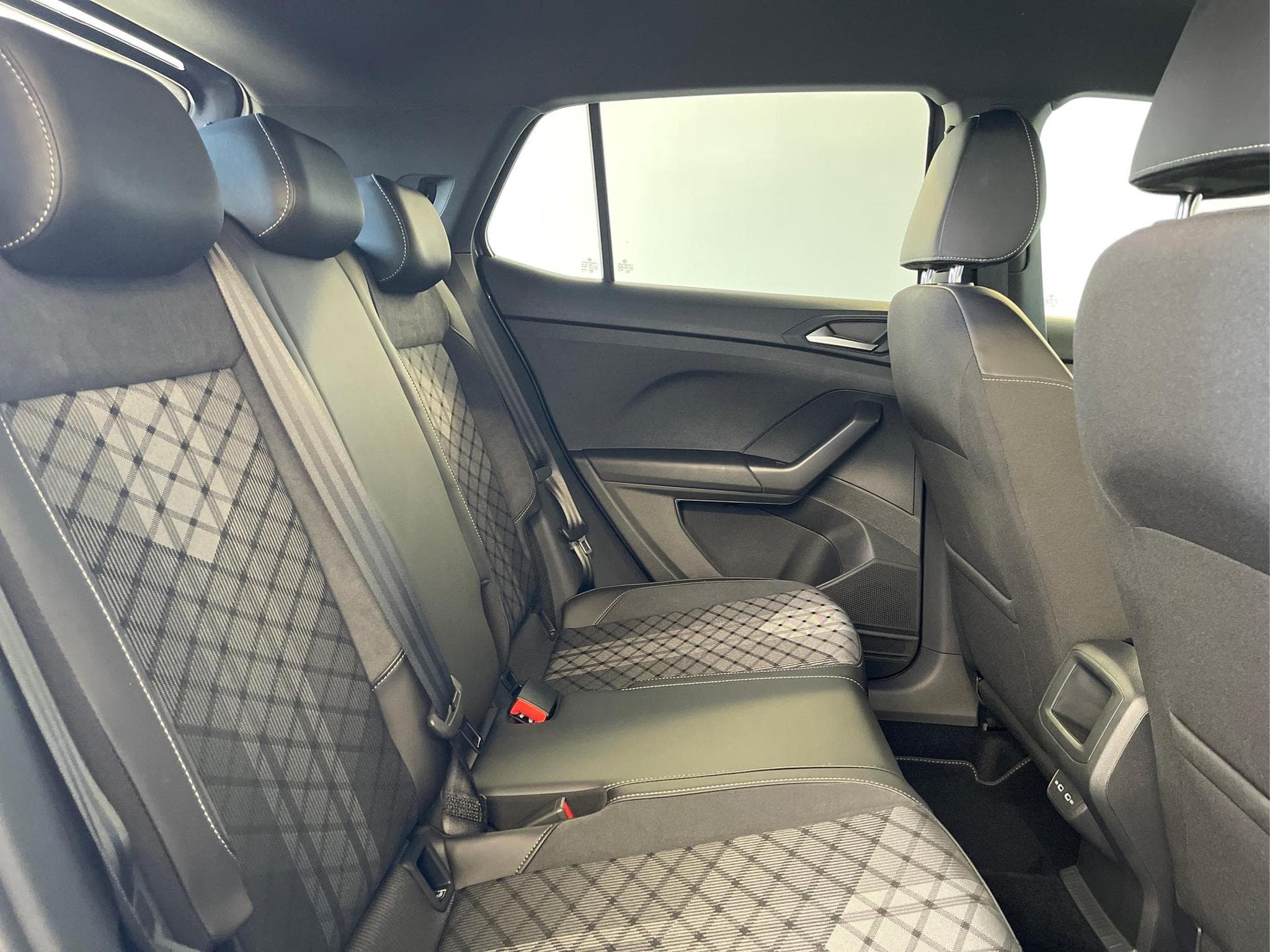 VW T-Cross R-Line (2026) - Photo 15