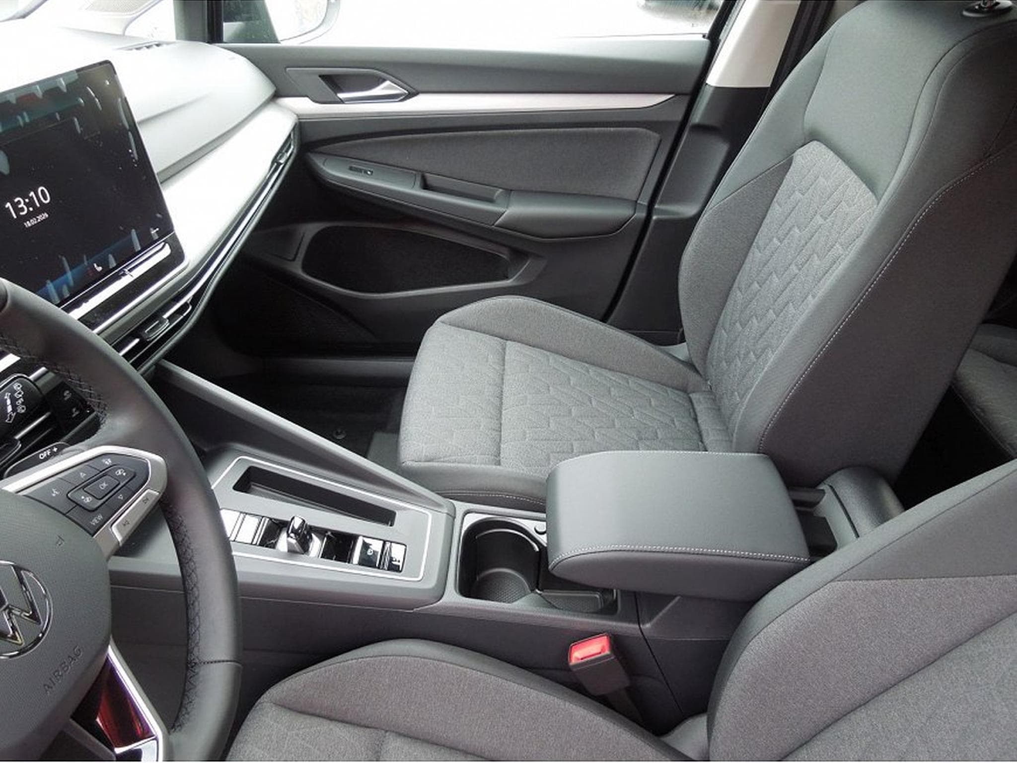 VW Golf (2026) - Photo 10