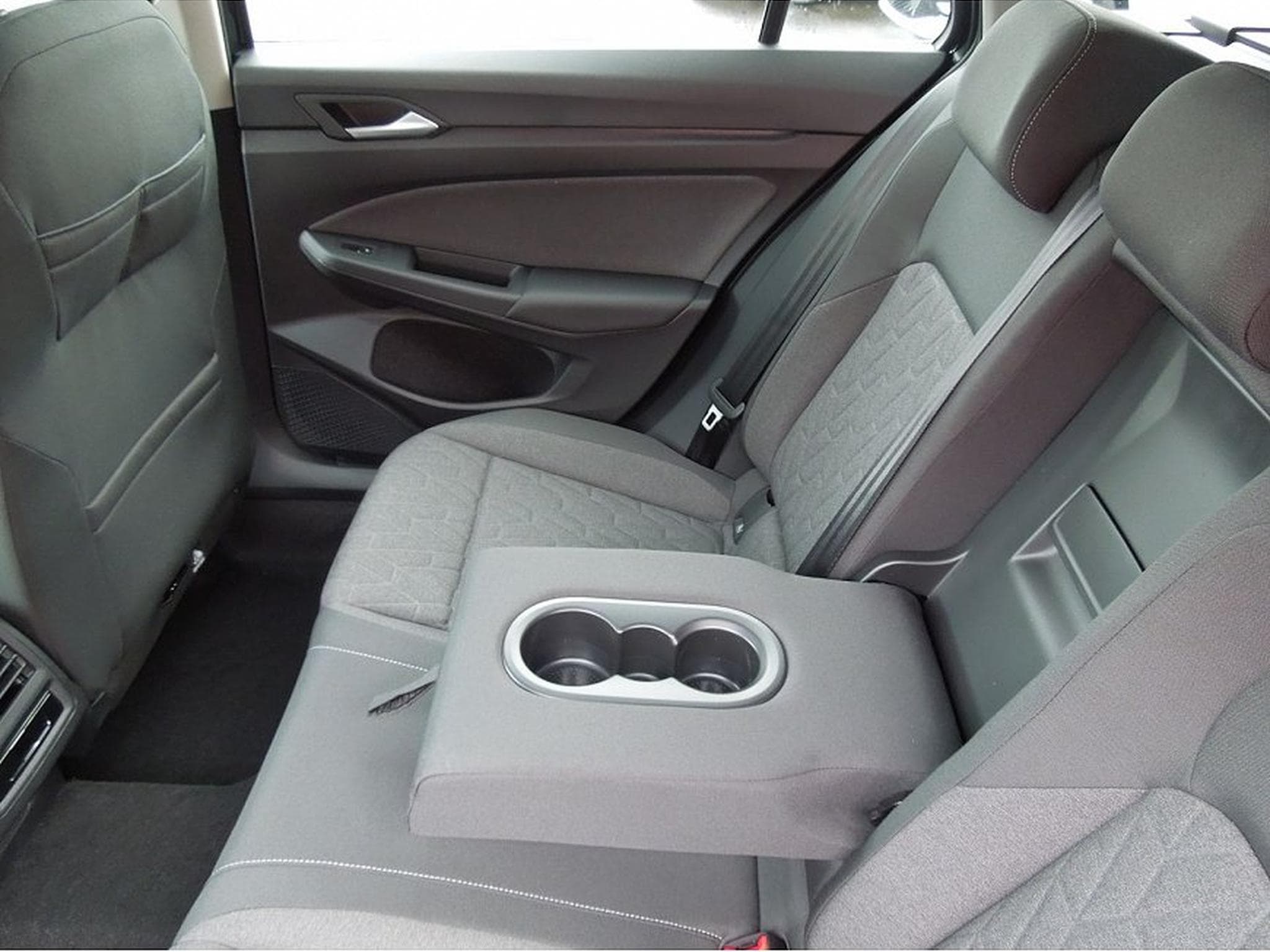 VW Golf (2026) - Photo 11