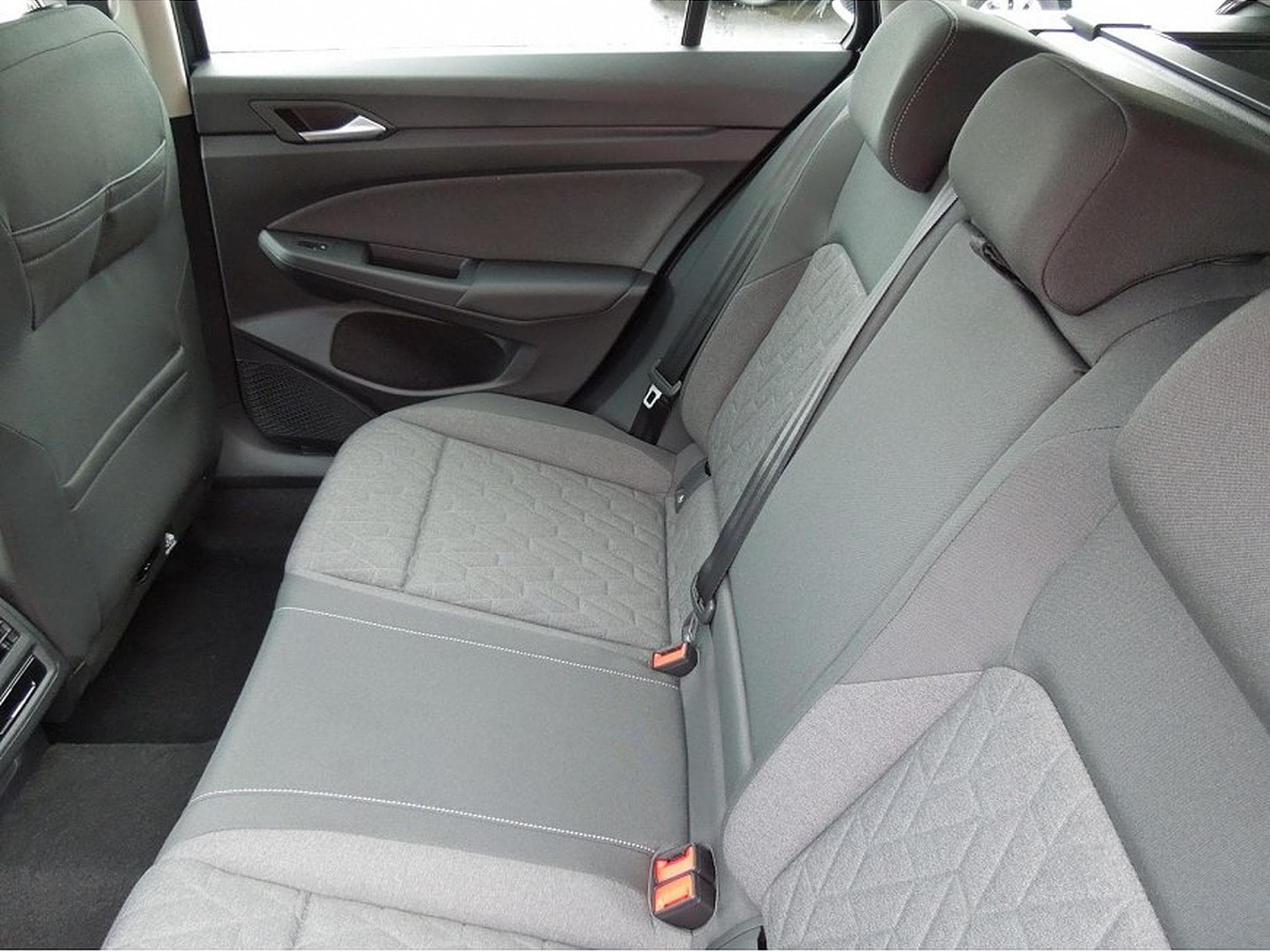 VW Golf (2026) - Photo 18