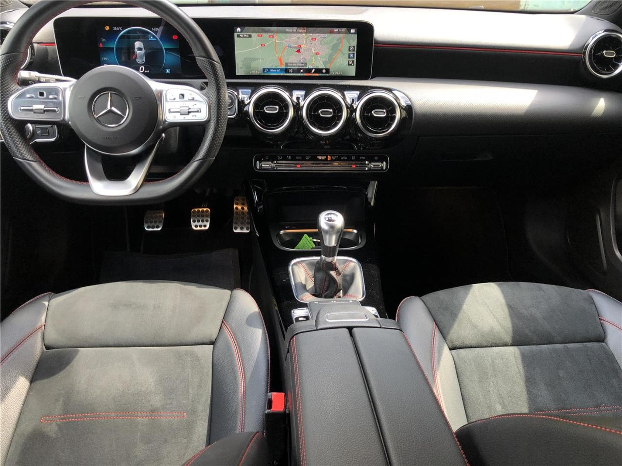 Mercedes A 180 116 CV AMG GPS CLASSE A (2019) - Photo 3