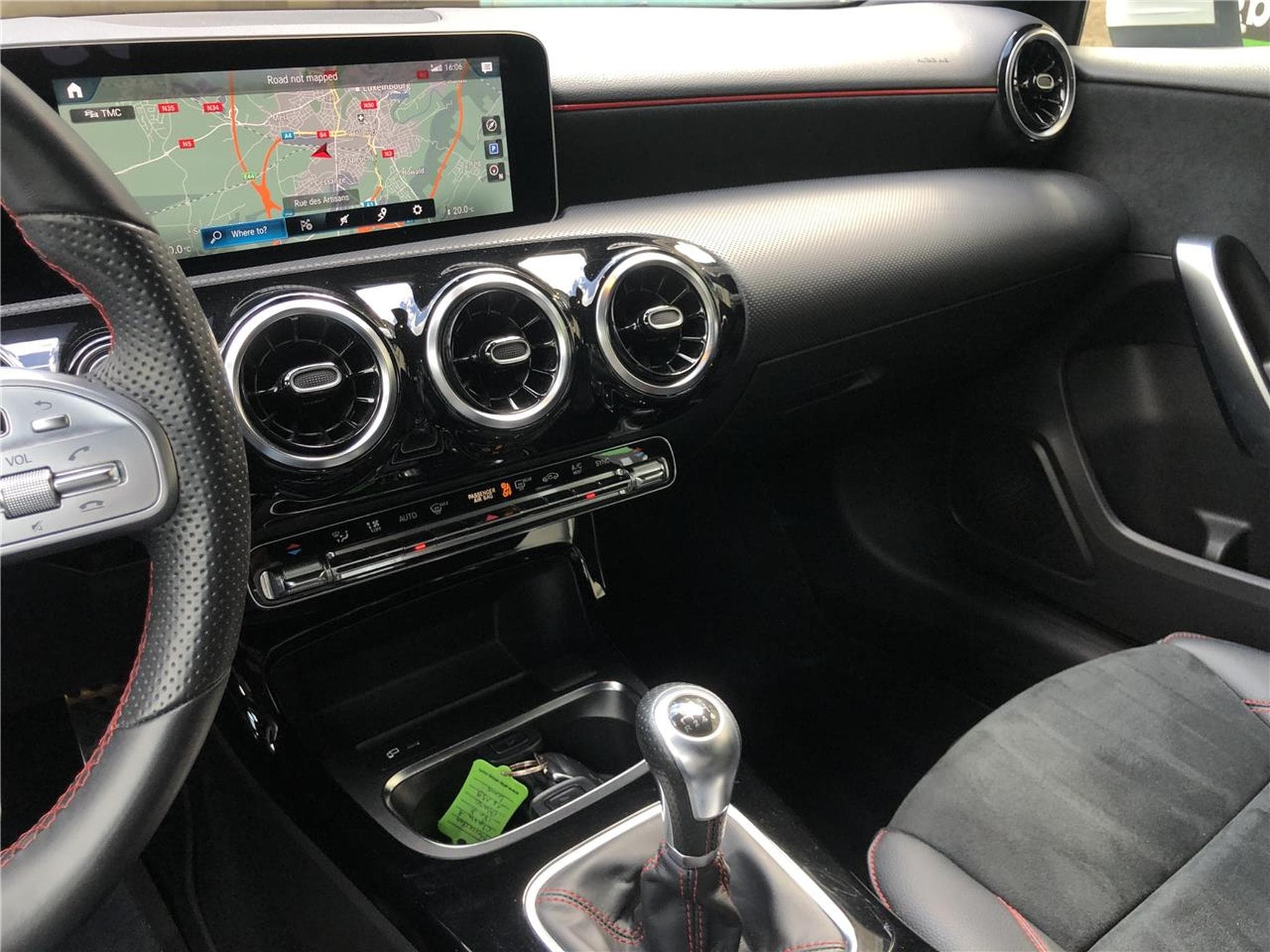 Mercedes A 180 116 CV AMG GPS CLASSE A (2019) - Photo 6
