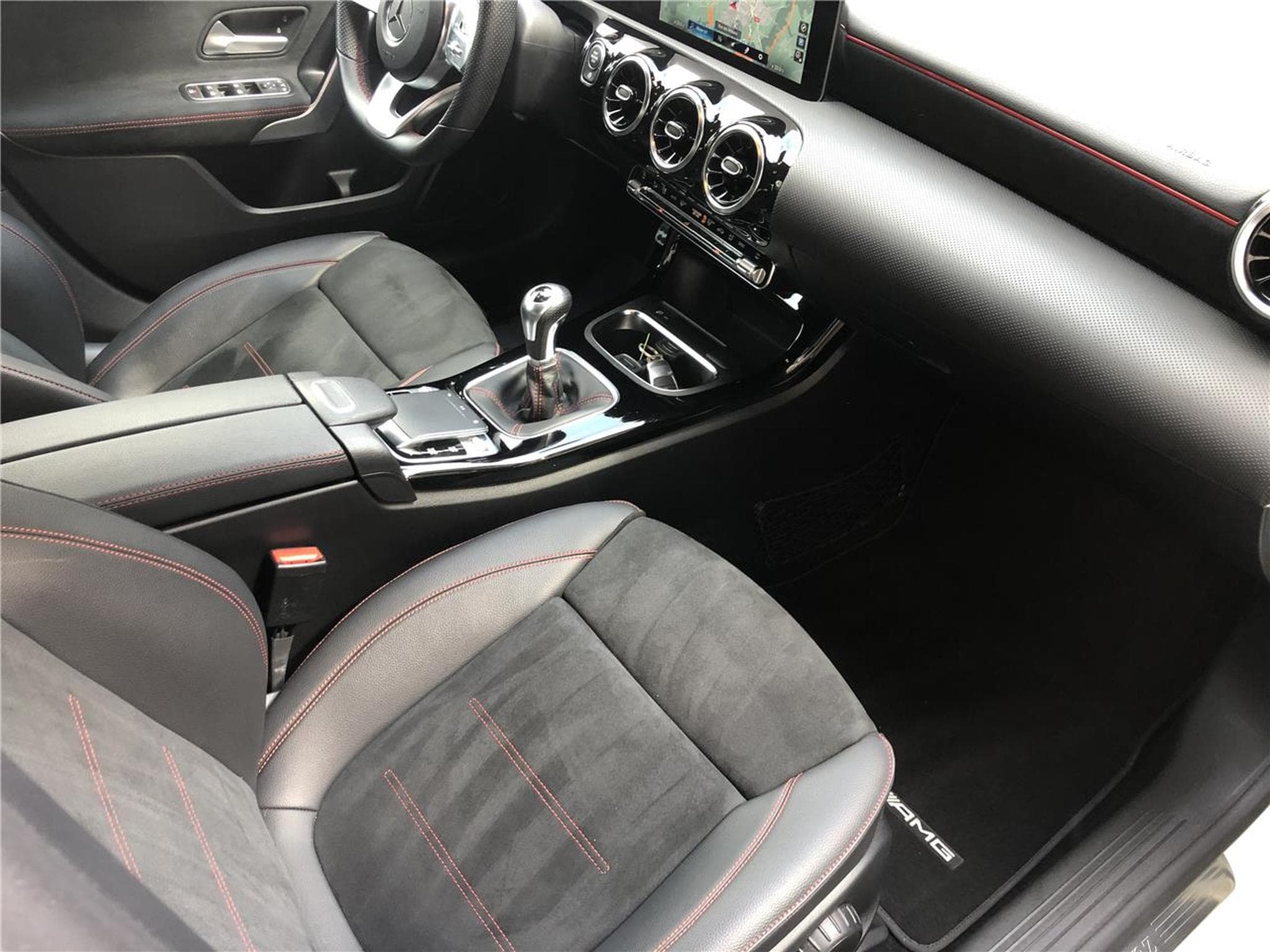 Mercedes A 180 116 CV AMG GPS CLASSE A (2019) - Photo 9