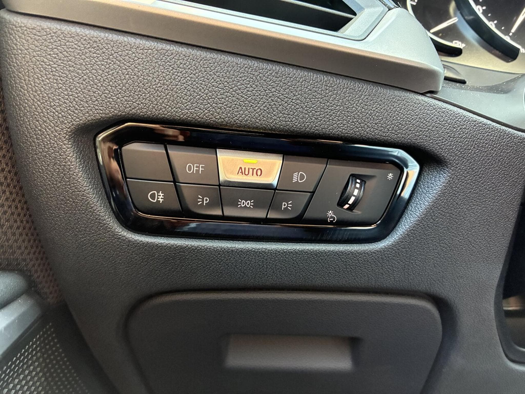 BMW 320 XDRIVE 190 BUSINESS GPS CARPLAY (2019) - Photo 12