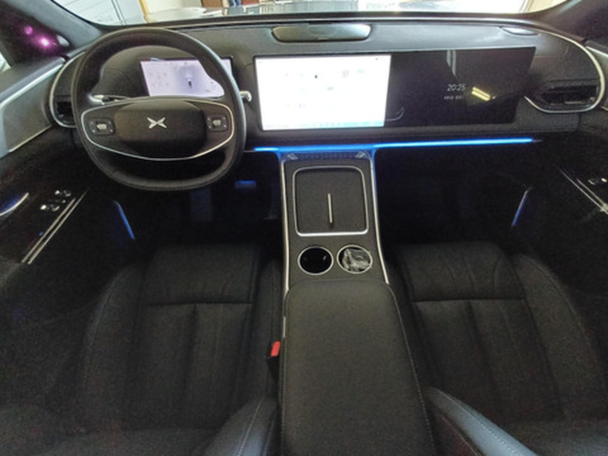 Xpeng G9 (2026) - Photo 8