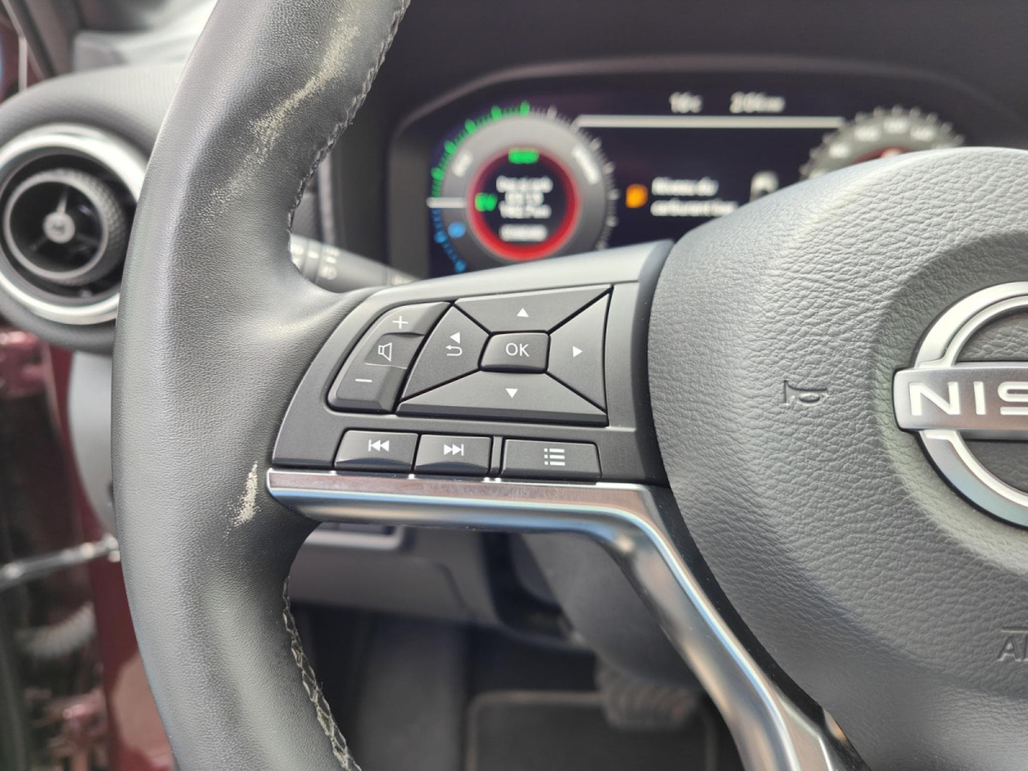 Nissan Juke 1.6 HYBRID DCT N-DESIGN CARPLAY GPS CAMERA LED VIRTUAL (2025) - Photo 21