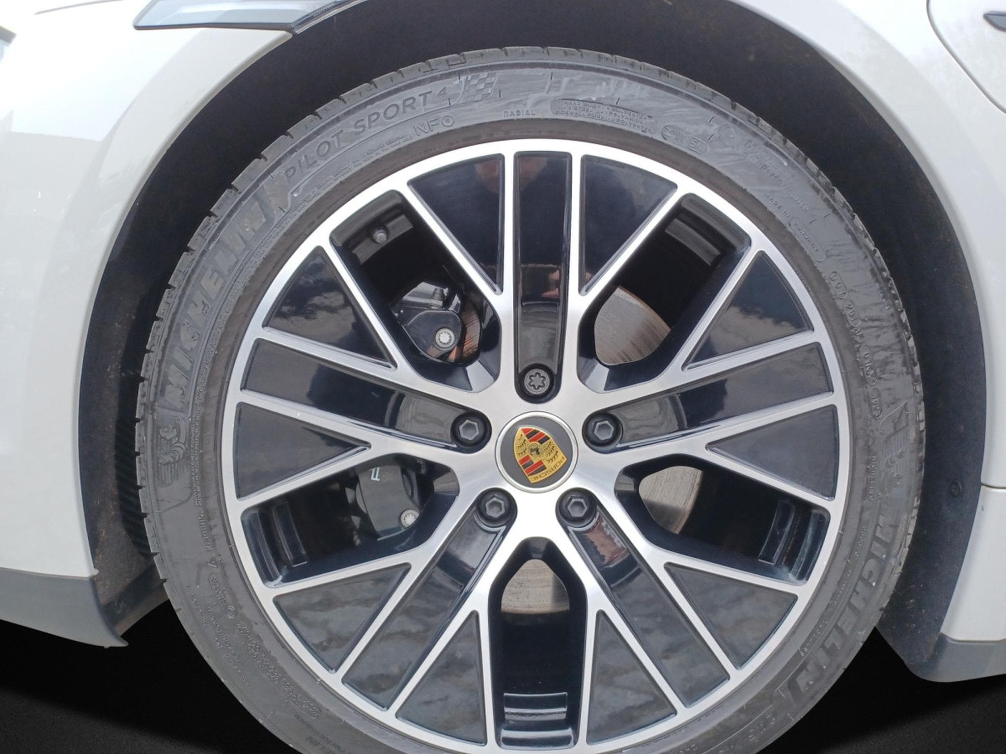 Porsche Taycan 4S Sport Turismo (2024) - Foto 6