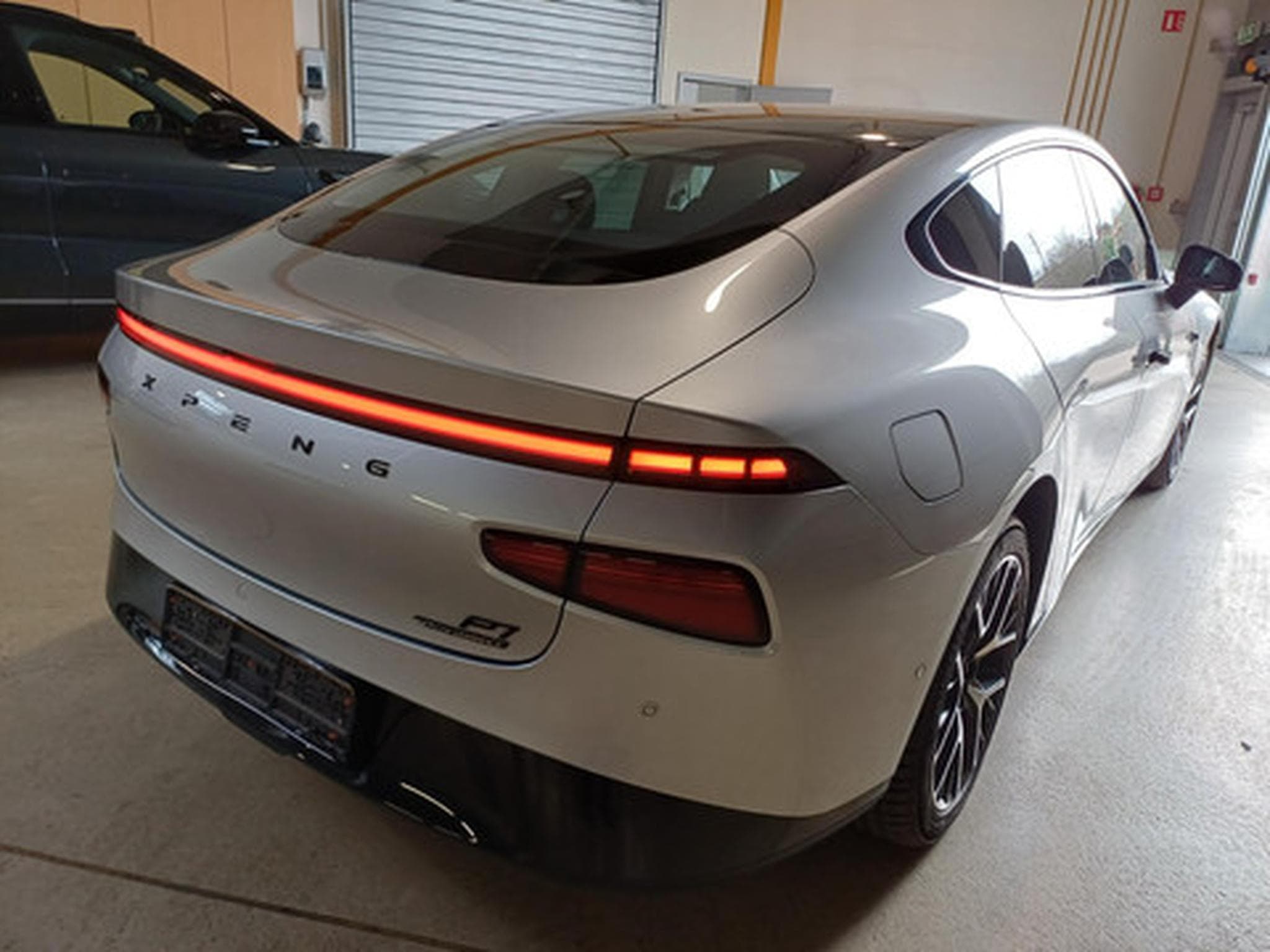 Xpeng P7 BEV 86KWH Long Range RWD (2025) - Foto 4