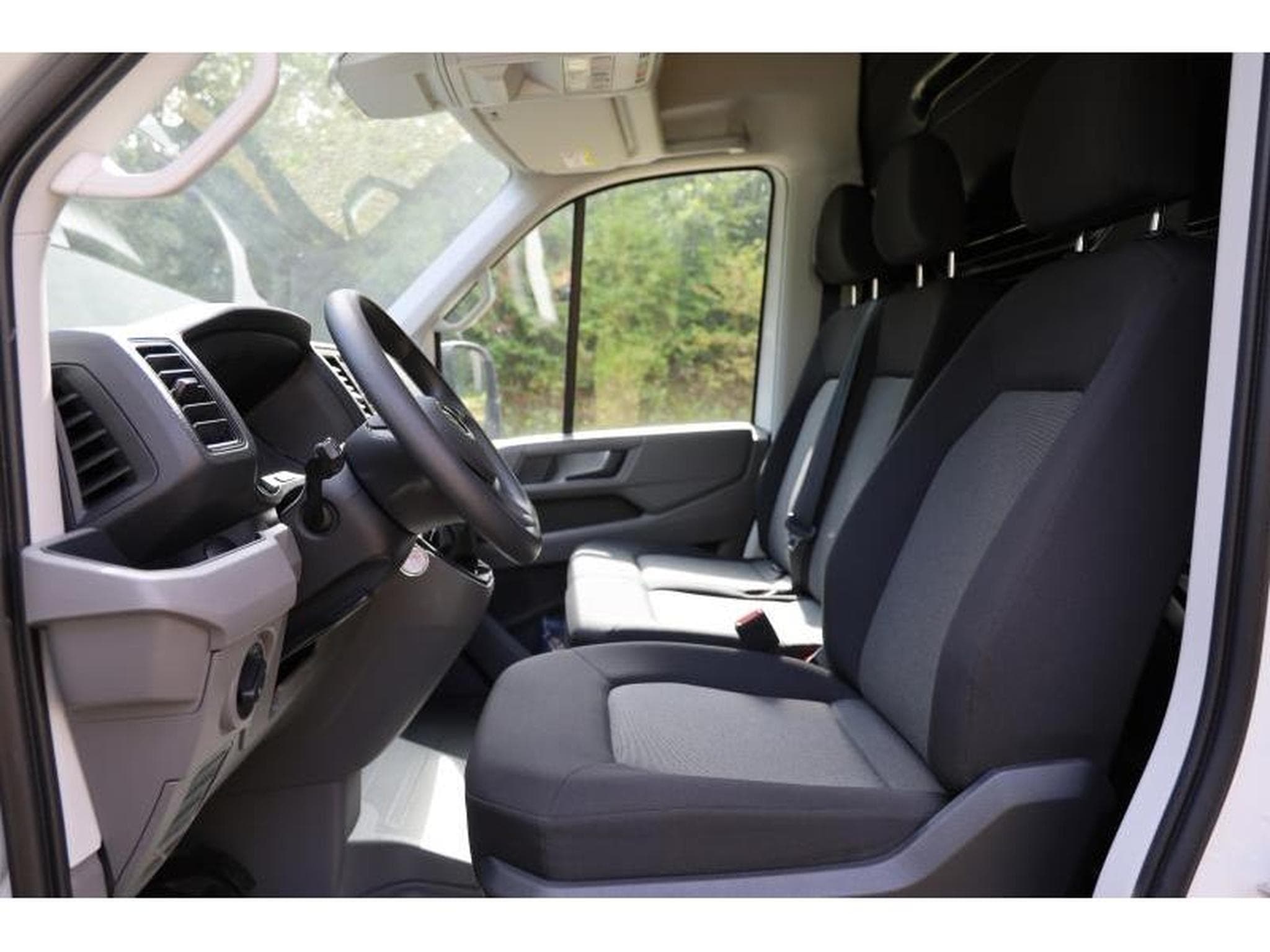 VW Crafter 35 Fourgon (2023) - Photo 10