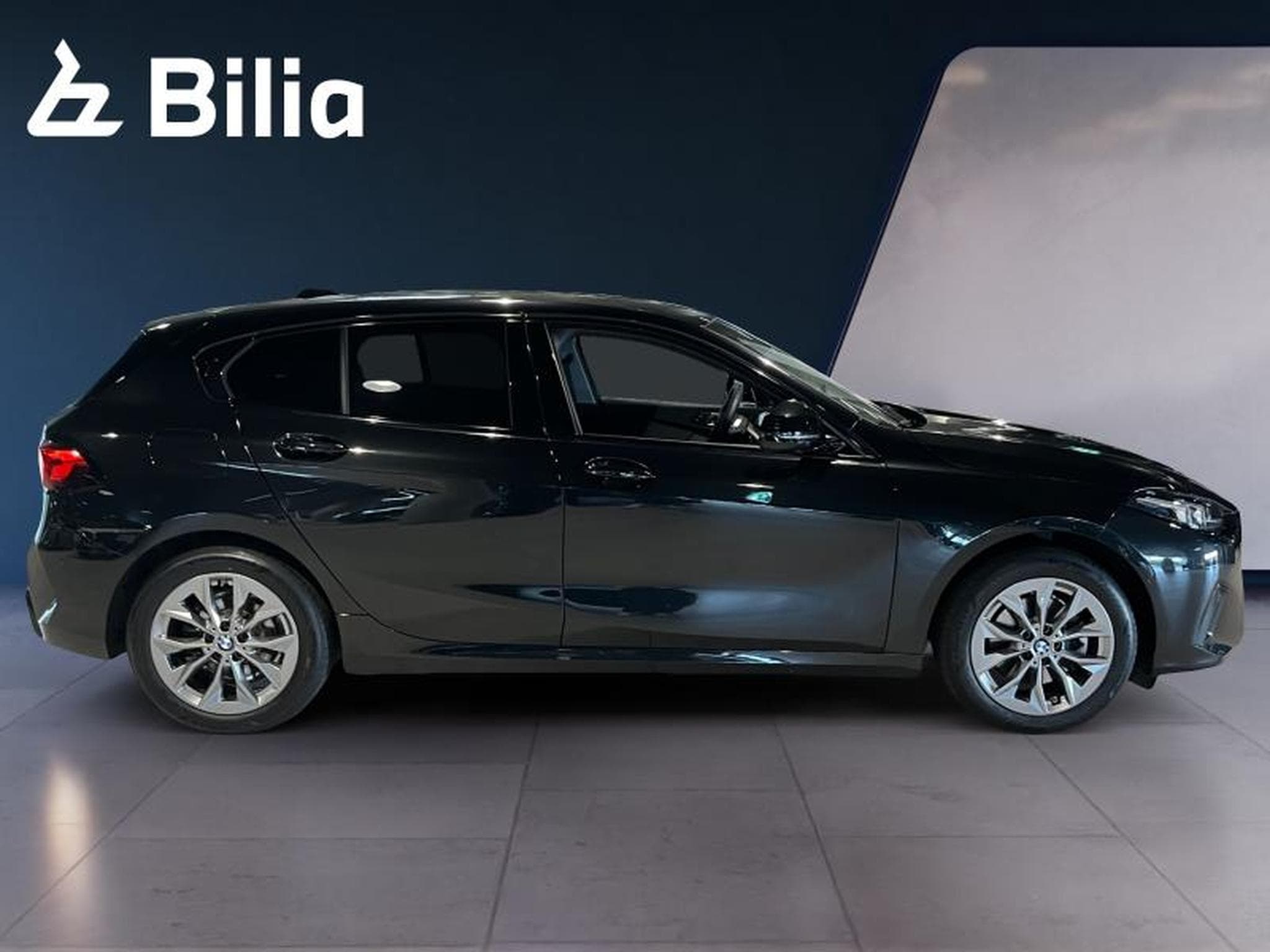 BMW 118 118d (2025) - Photo 4