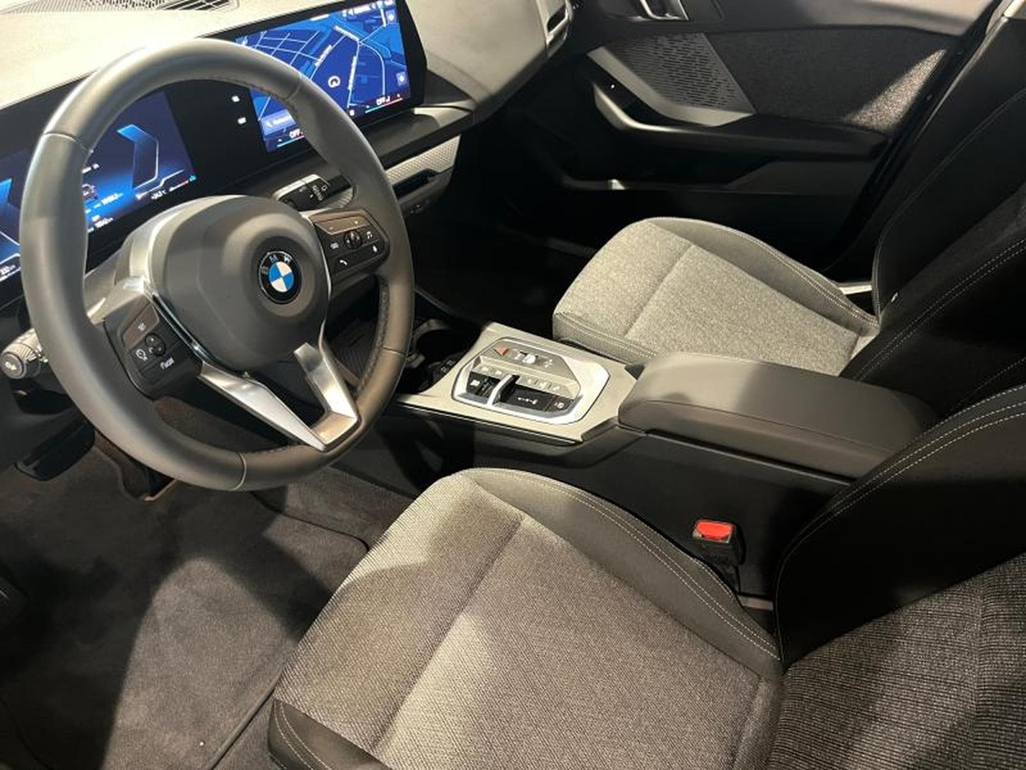 BMW 118 118d (2025) - Photo 10
