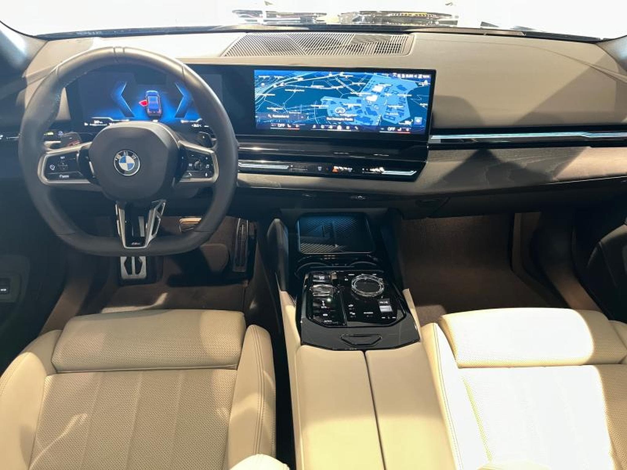 BMW 520 520i Berline M Sport (2024) - Foto 14