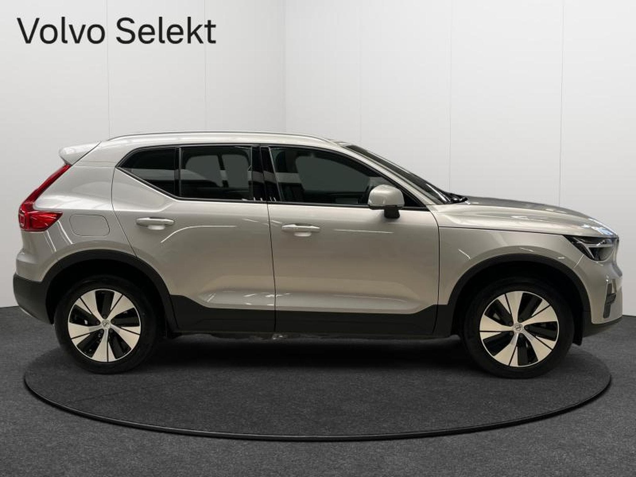 Volvo XC40 B3 Core / Essence (2024) - Foto 33