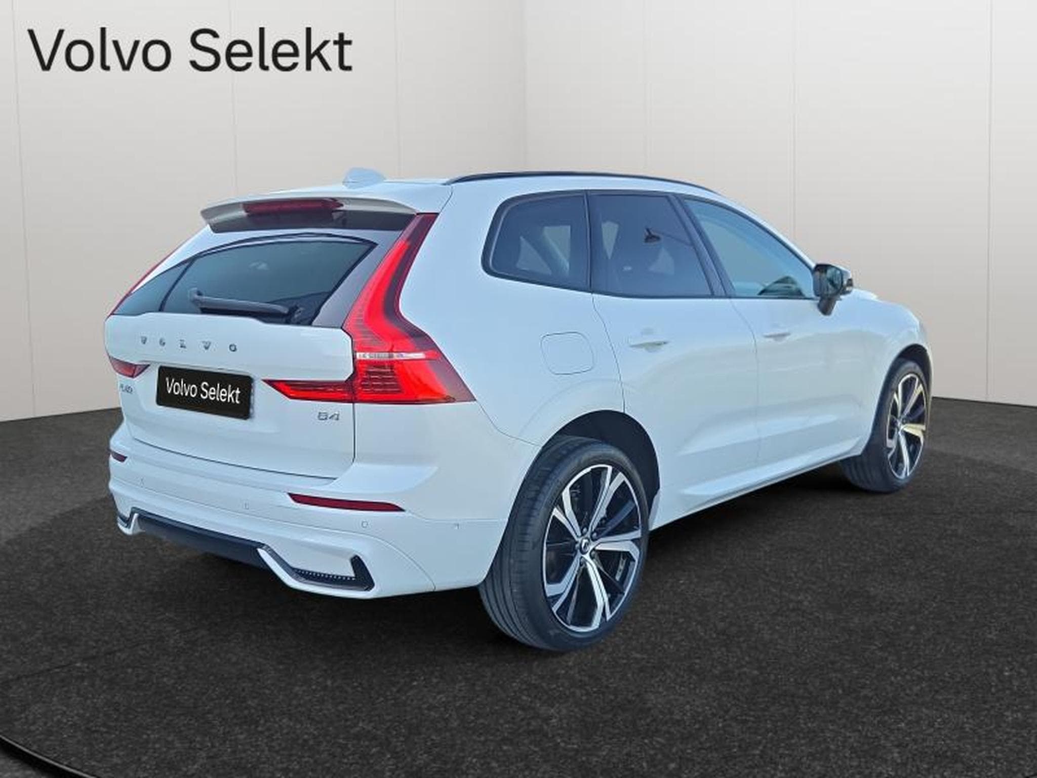 Volvo XC60 B4 Plus Dark / Essence (2024) - Foto 4