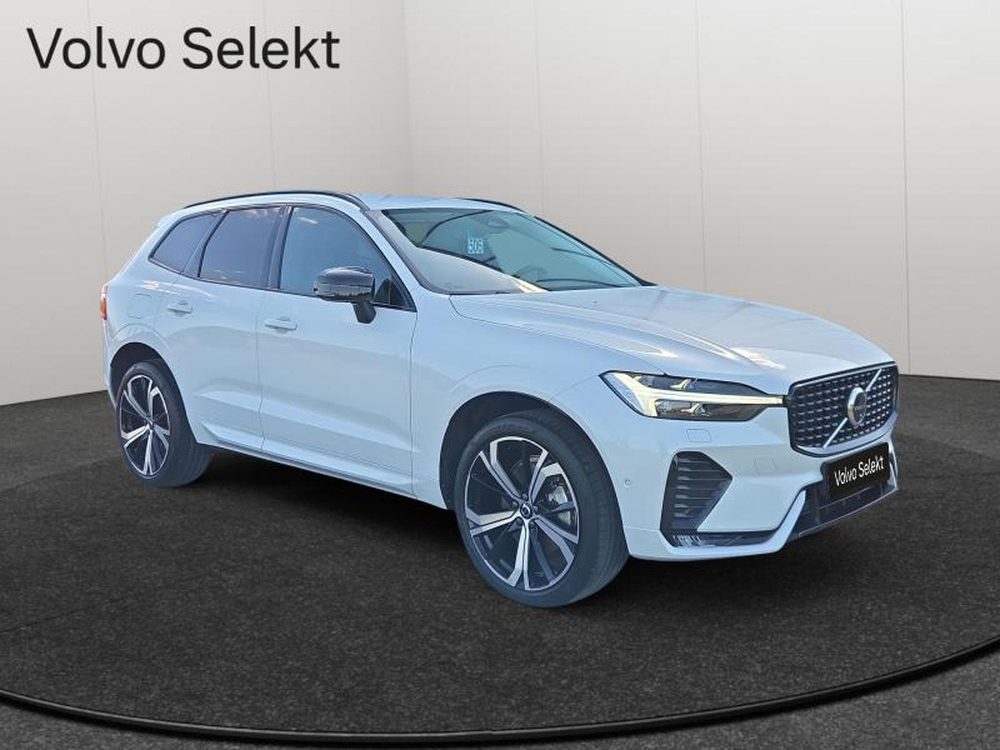 Volvo XC60 B4 Plus Dark / Essence (2024) - Foto 19