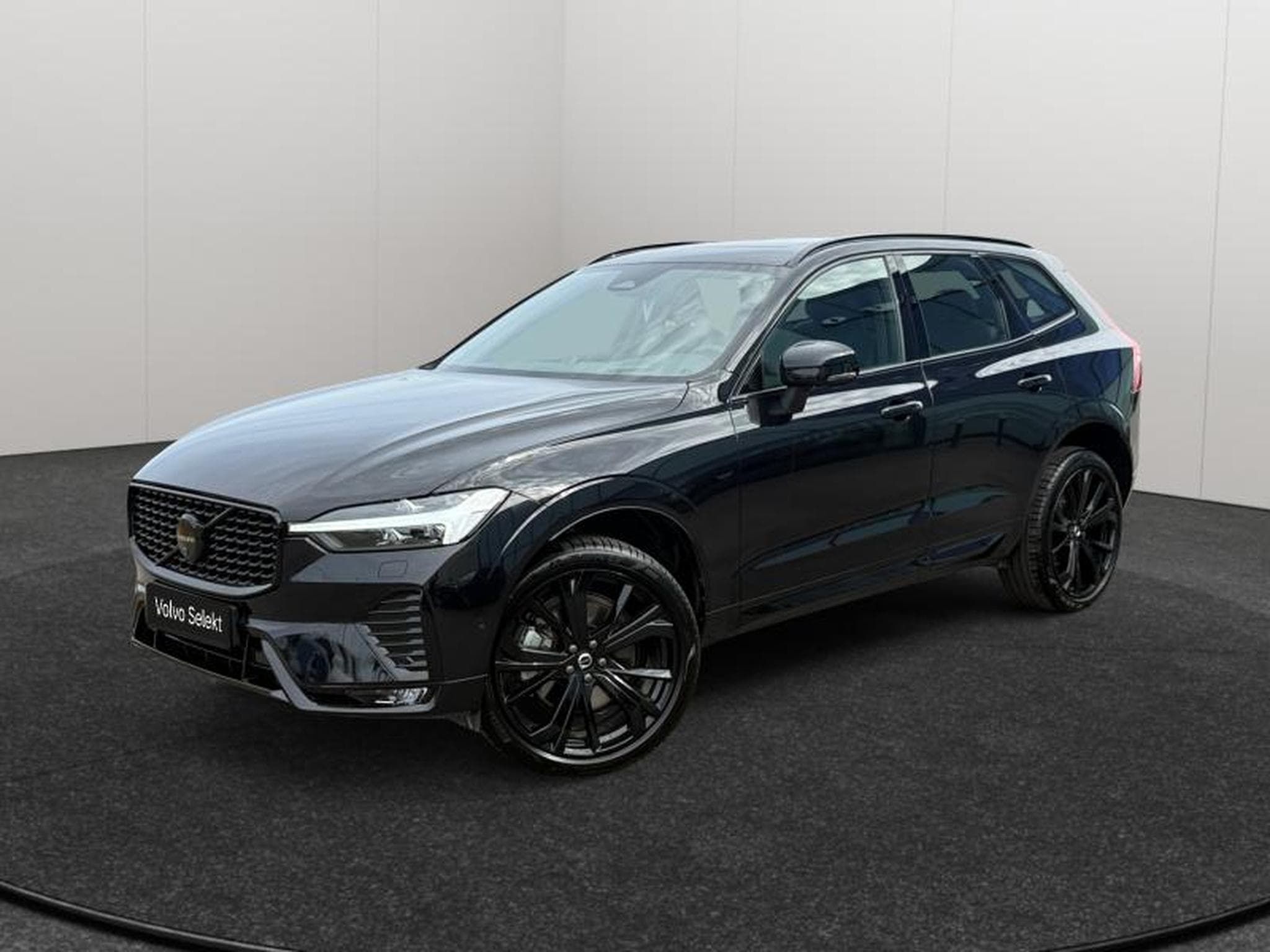 Volvo XC60 B5 AWD Ultra Black Edition / Essence (2025) - Foto 1