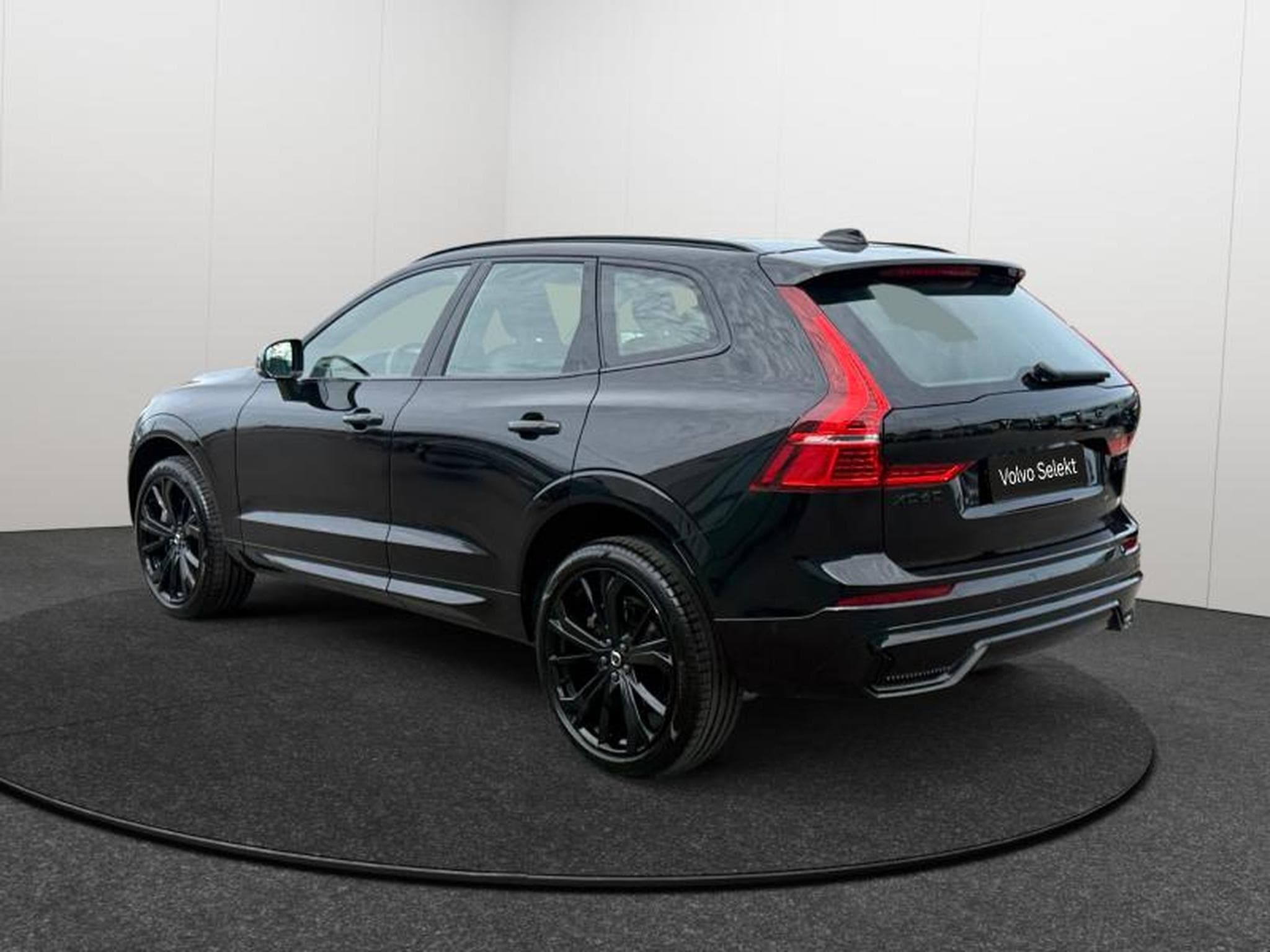 Volvo XC60 B5 AWD Ultra Black Edition / Essence (2025) - Foto 5