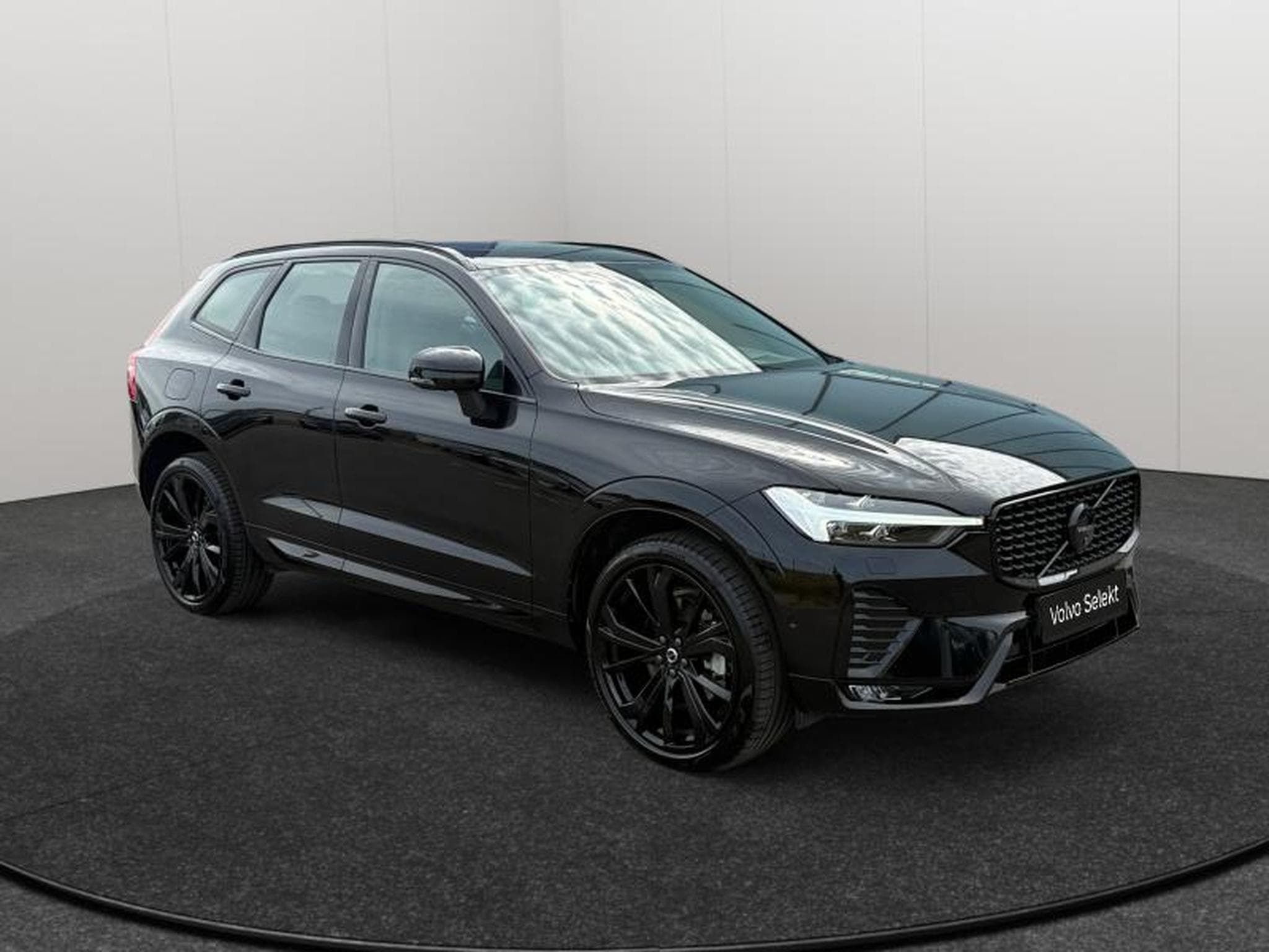 Volvo XC60 B5 AWD Ultra Black Edition / Essence (2025) - Foto 8