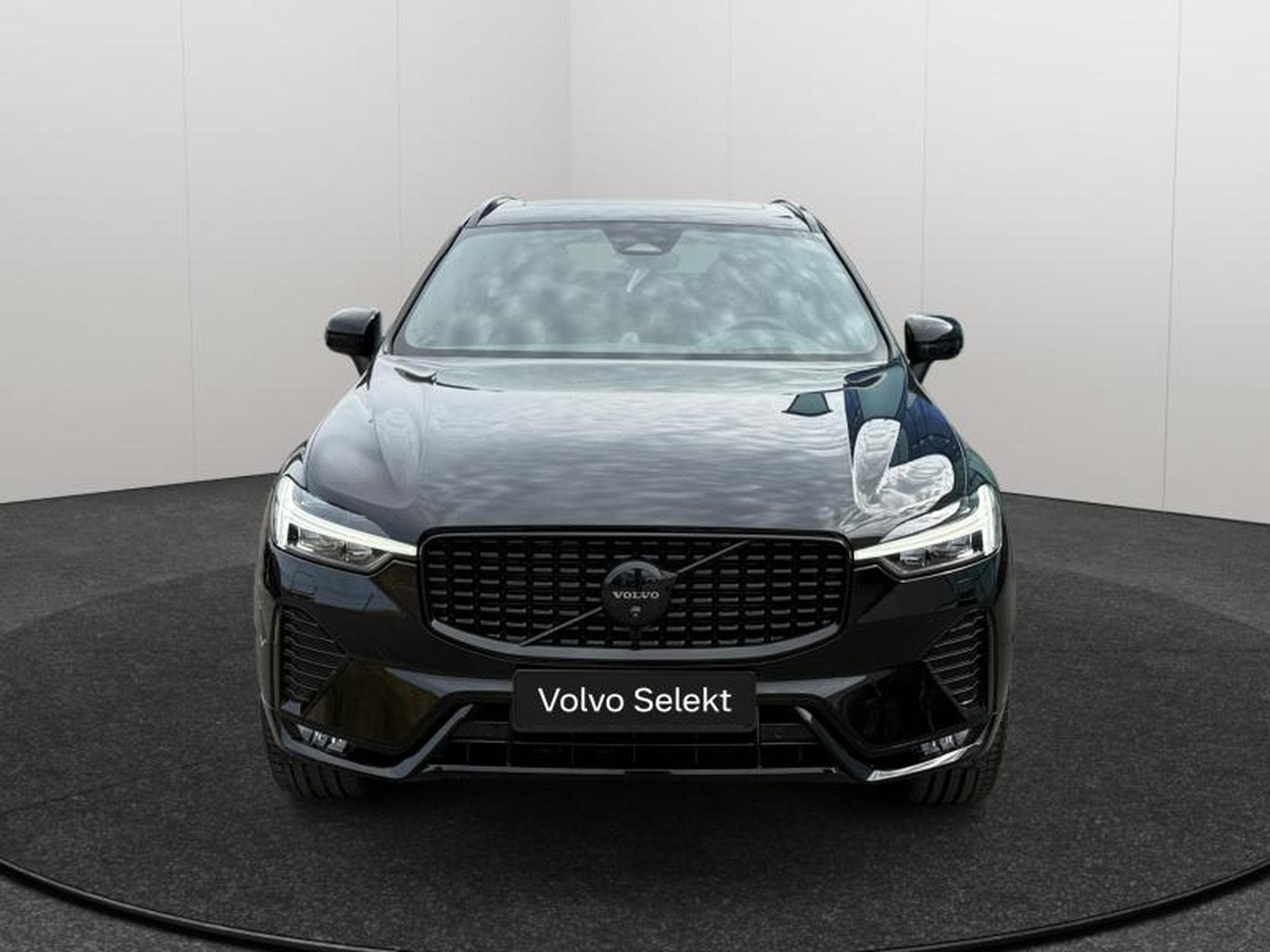 Volvo XC60 B5 AWD Ultra Black Edition / Essence (2025) - Foto 9