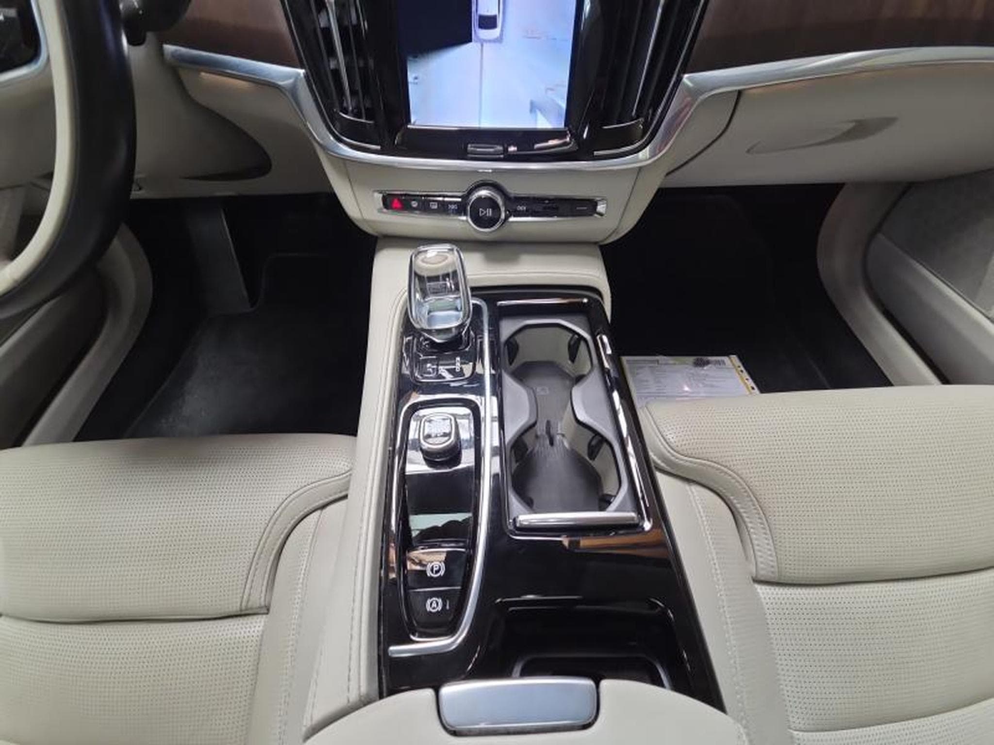 Volvo S90 Inscription T8 AWD (2022) - Photo 11