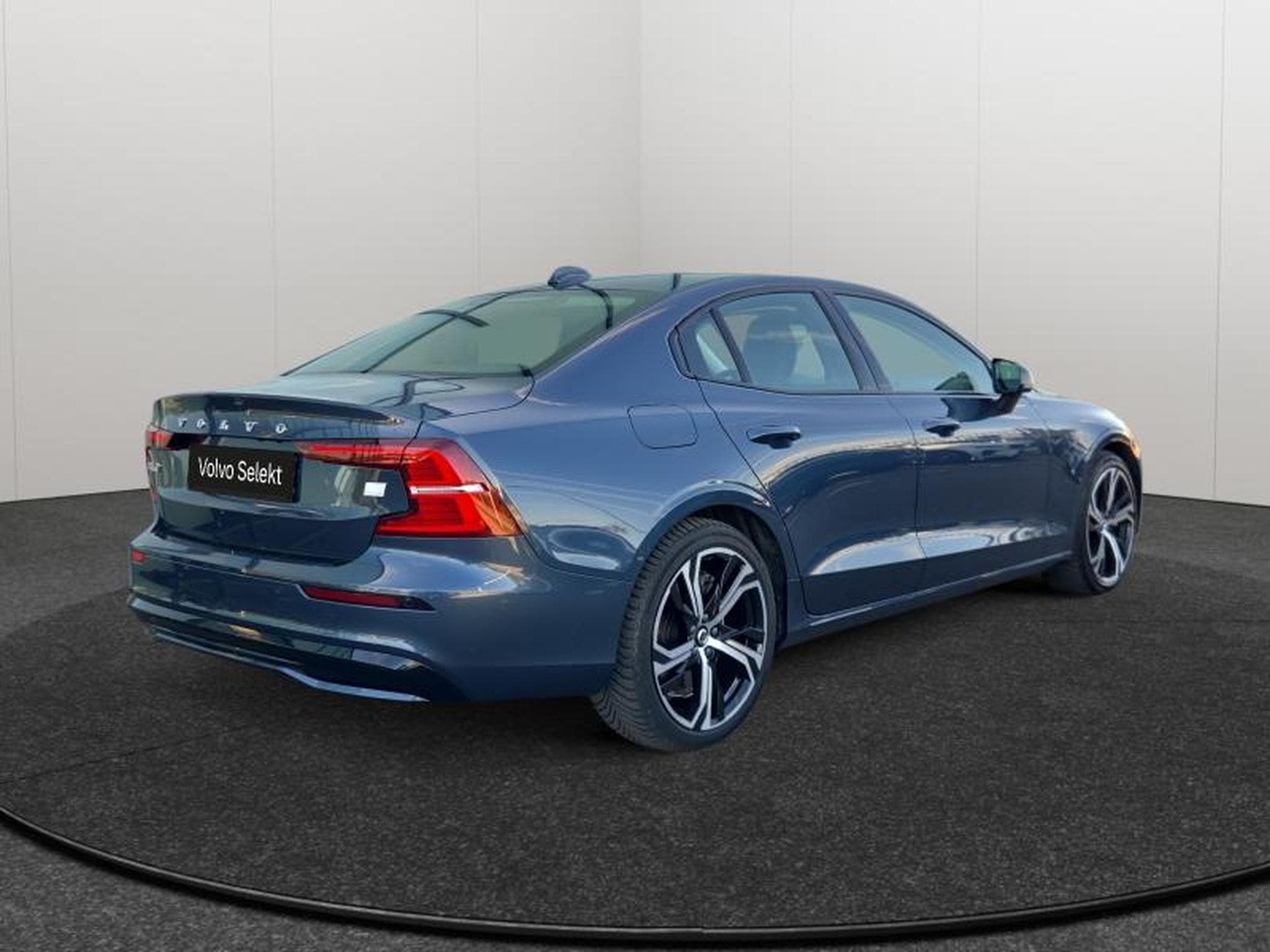 Volvo S60 T8 AWD Plus Dark / Hybride (2025) - Photo 2